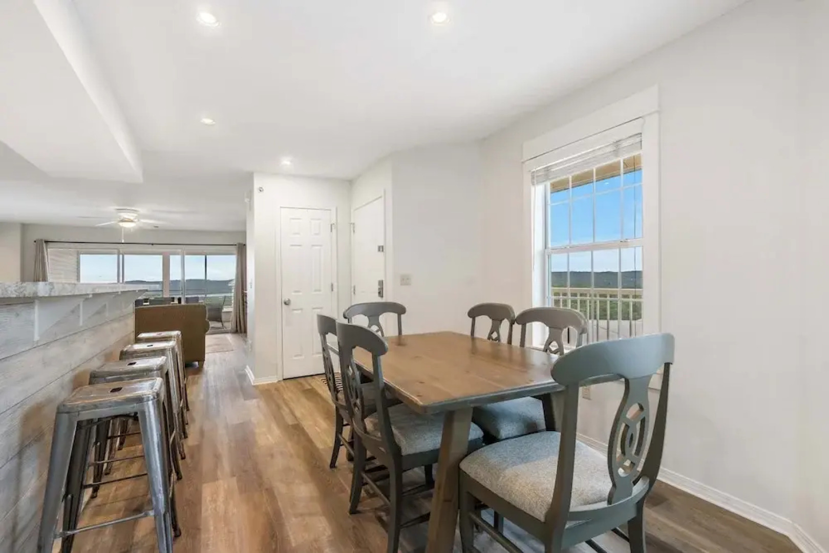 Ozark Mountain Oasis For 7!