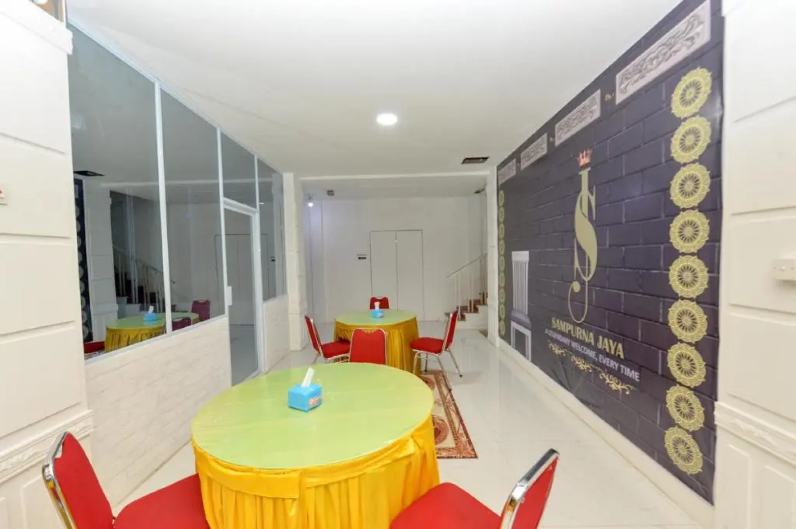 OYO 2487 Sampurna Jaya Hotel