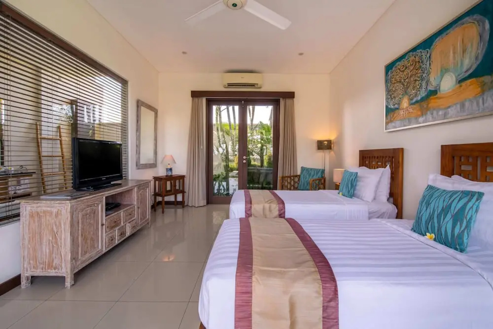 Peaceful Private Villa, 3 BR, Canggu With Staff