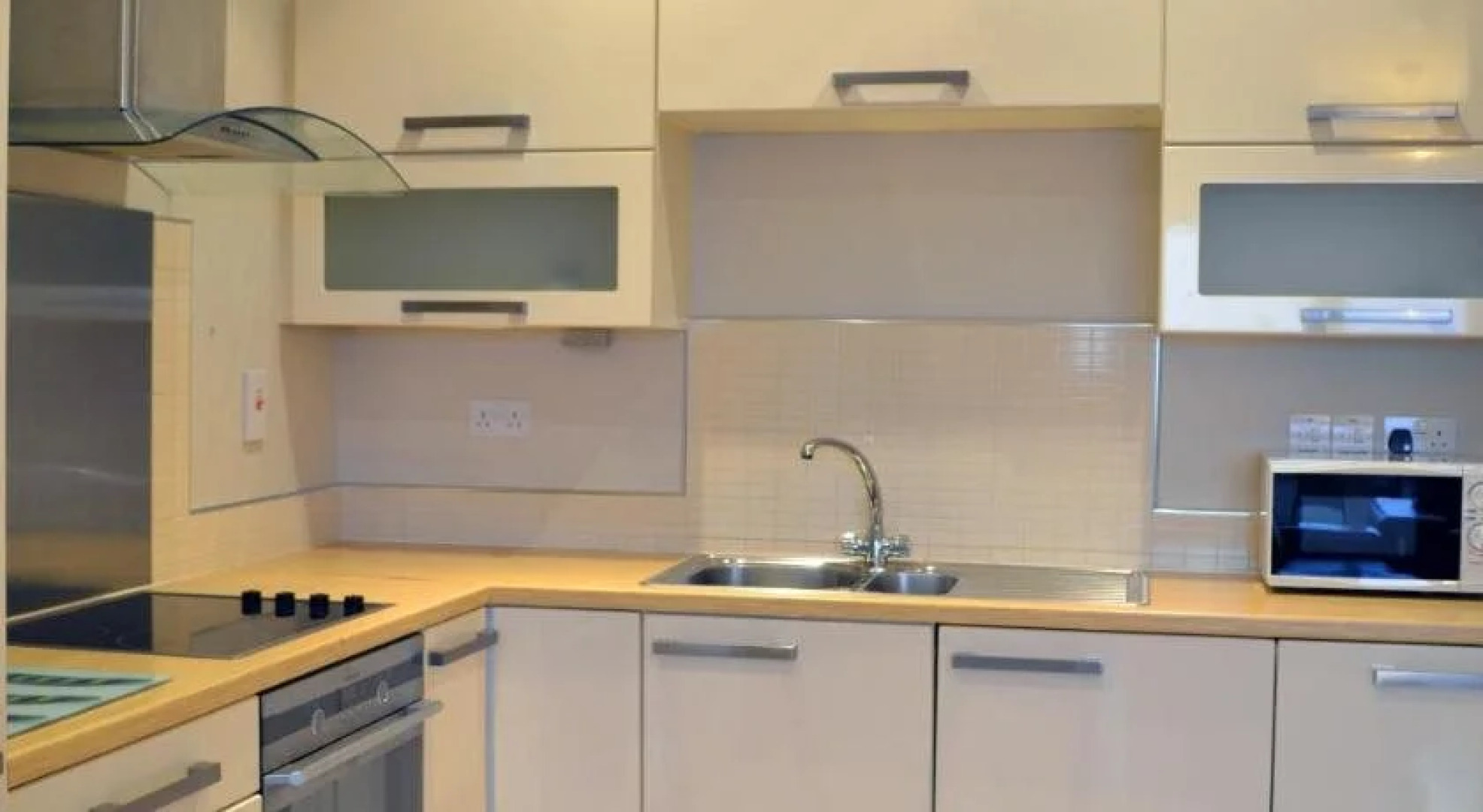 Carrick Plaza Suites