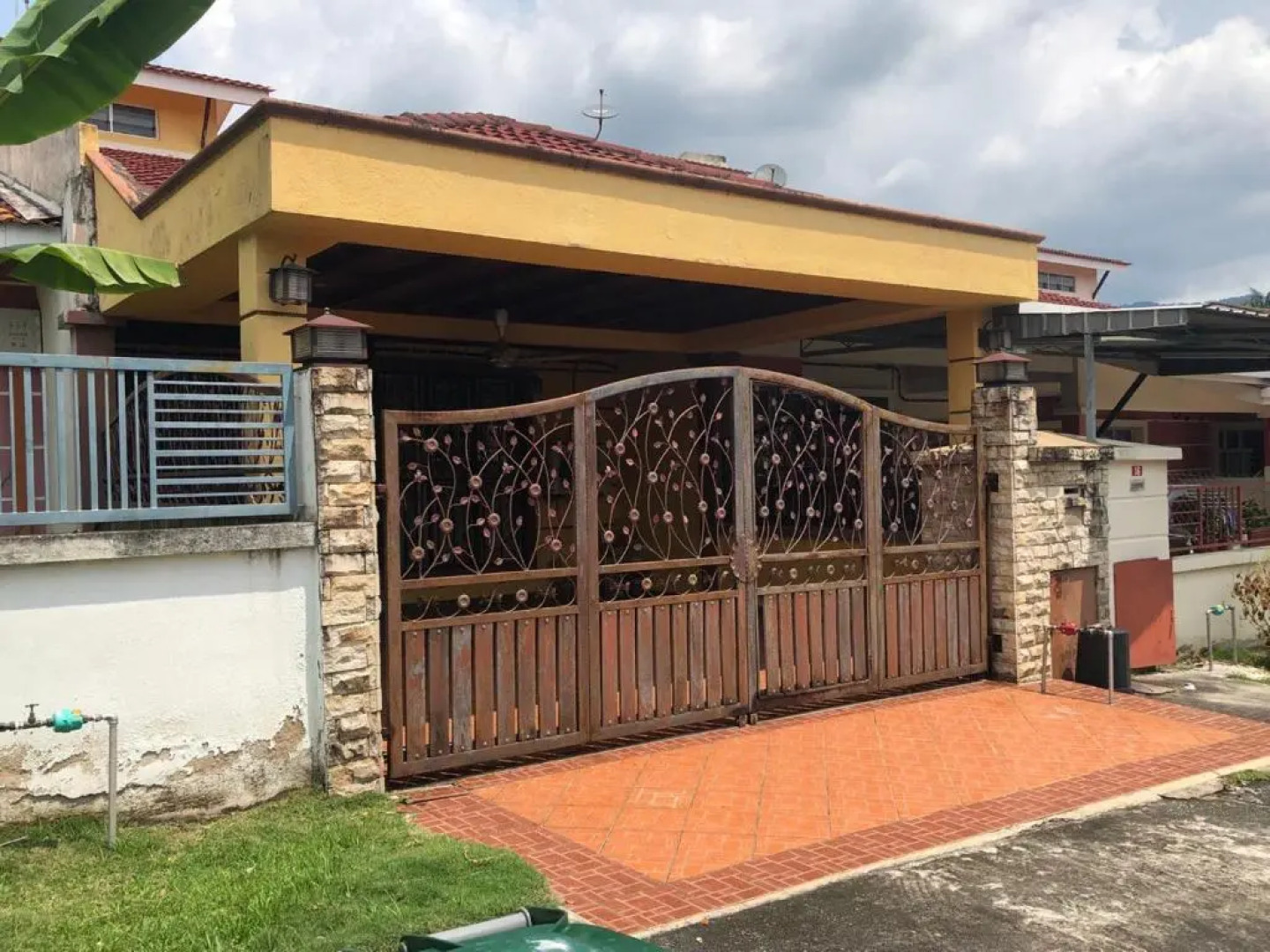 Rosalinda Homestay at Senawang