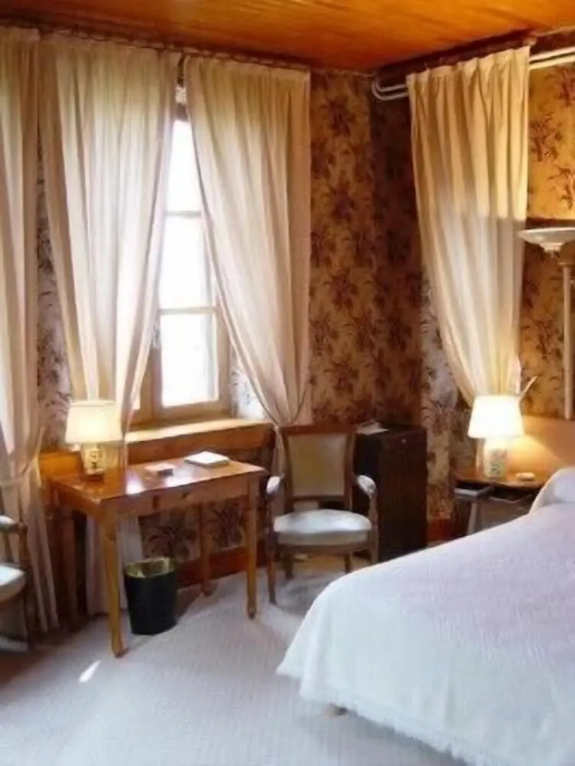 Relais Saint Roch Rest. La Petite Maison