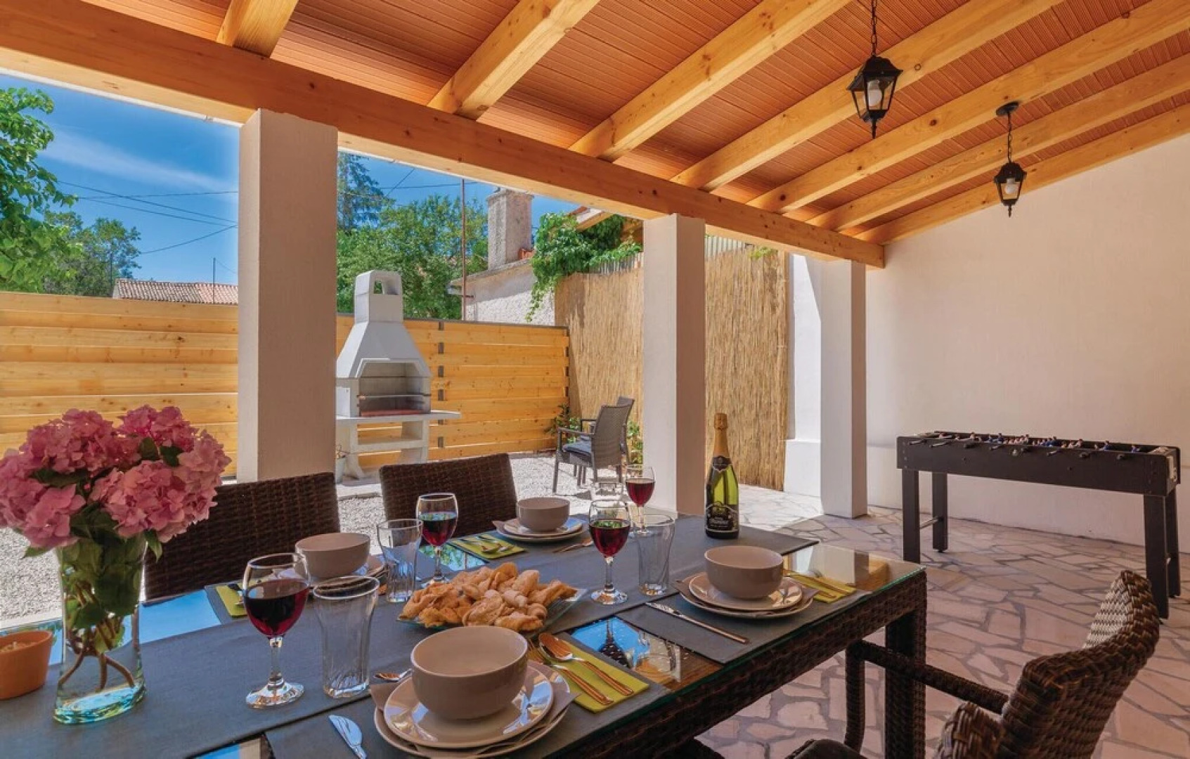 Beautiful Home in Duga Uvala With Wifi and 2 Bedrooms