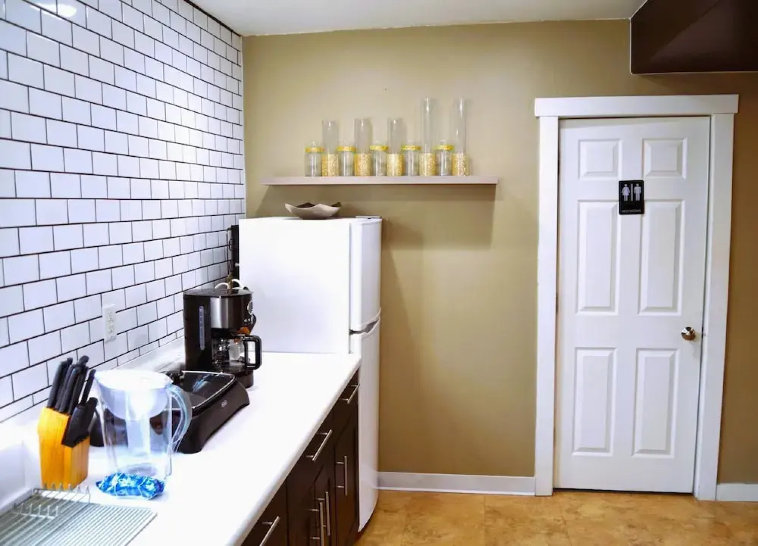 Room-cozy Nest Near UND Campus