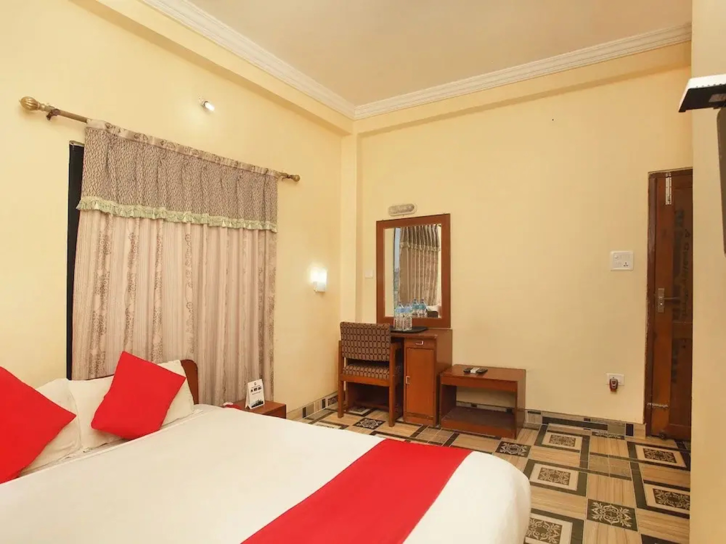 OYO 731 Hotel Peace Zone