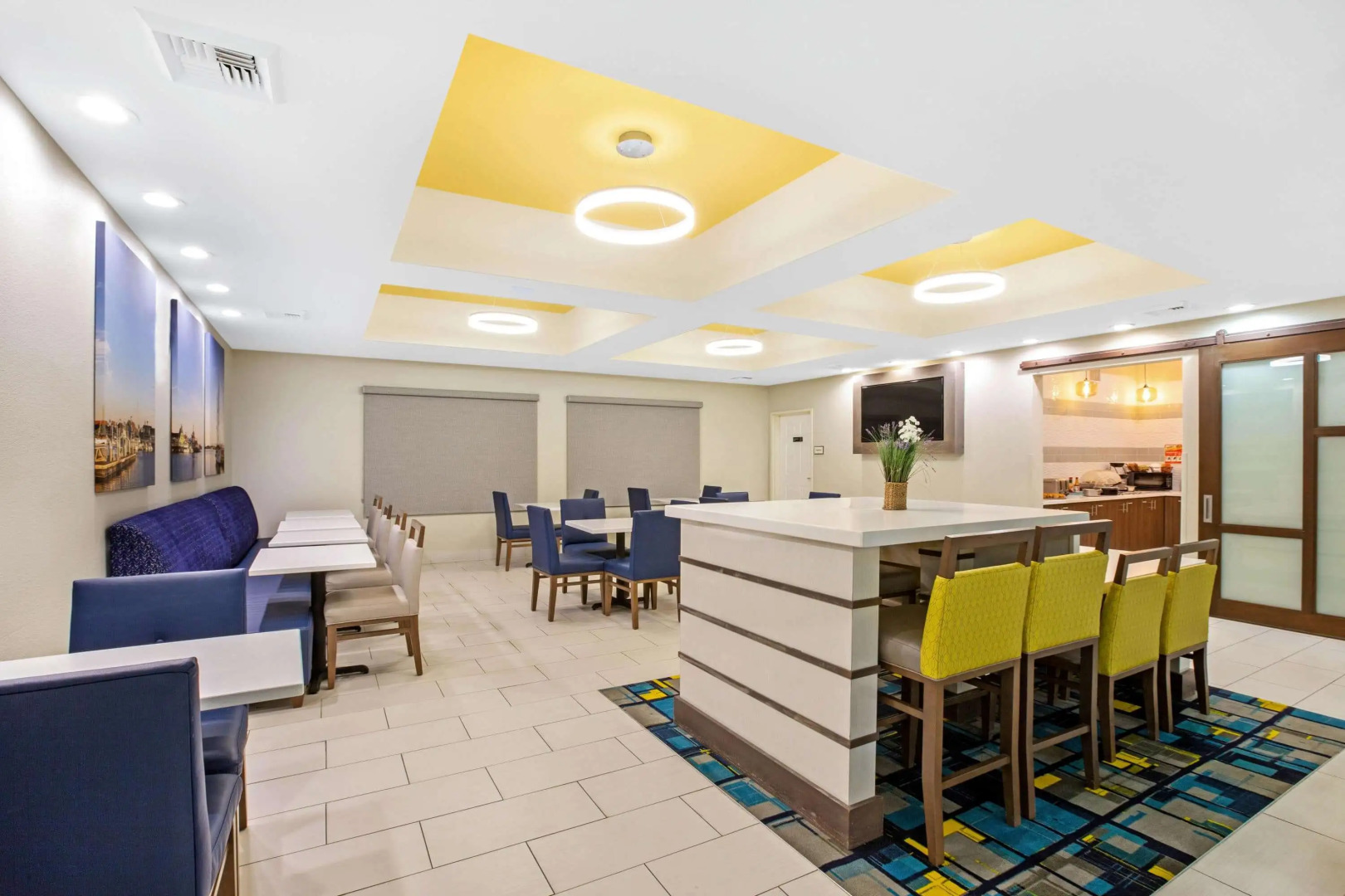 La Quinta Inn & Suites by Wyndham NE Long Beach/Cypress