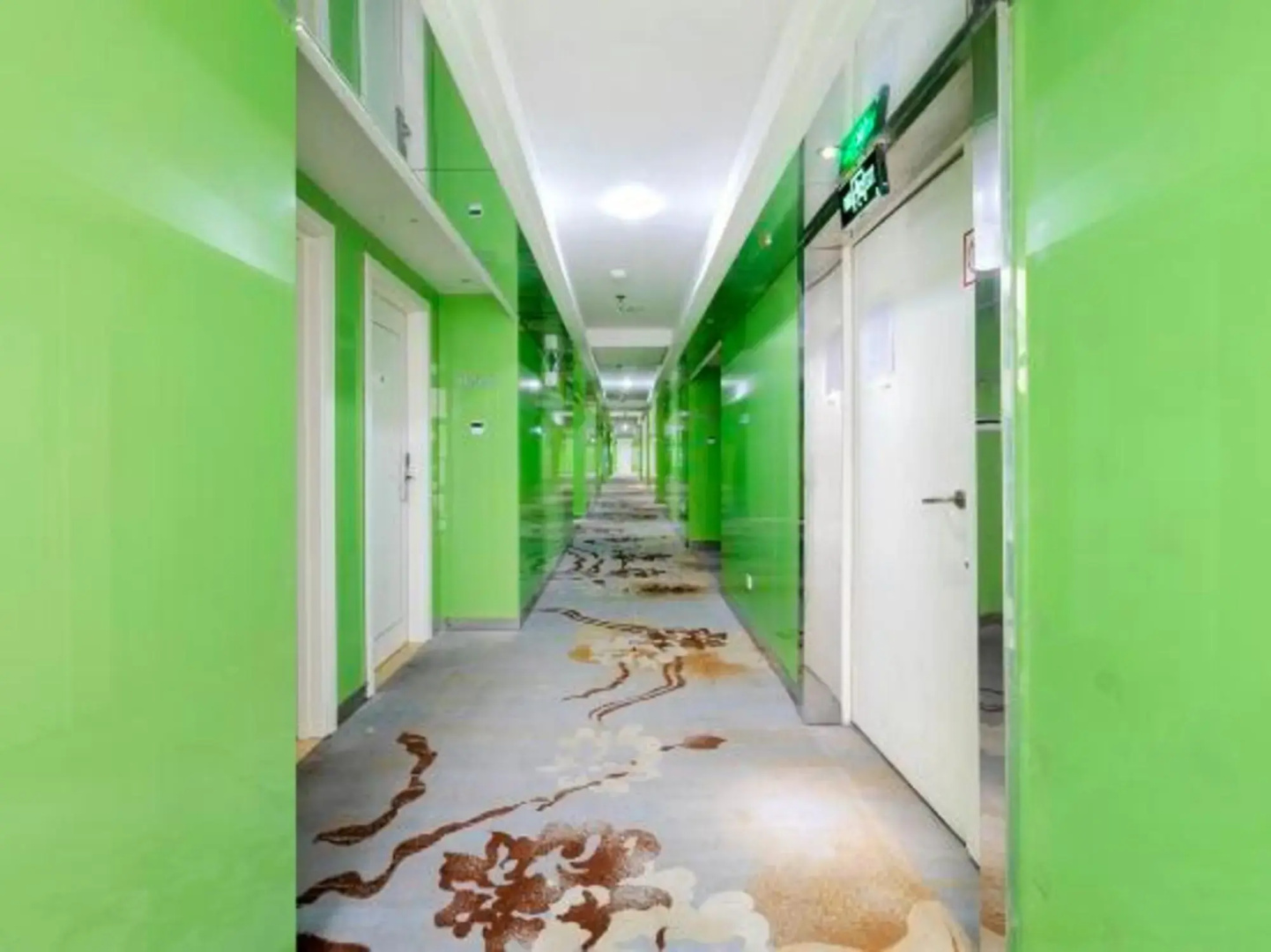 Shengjing Yijia Hotel