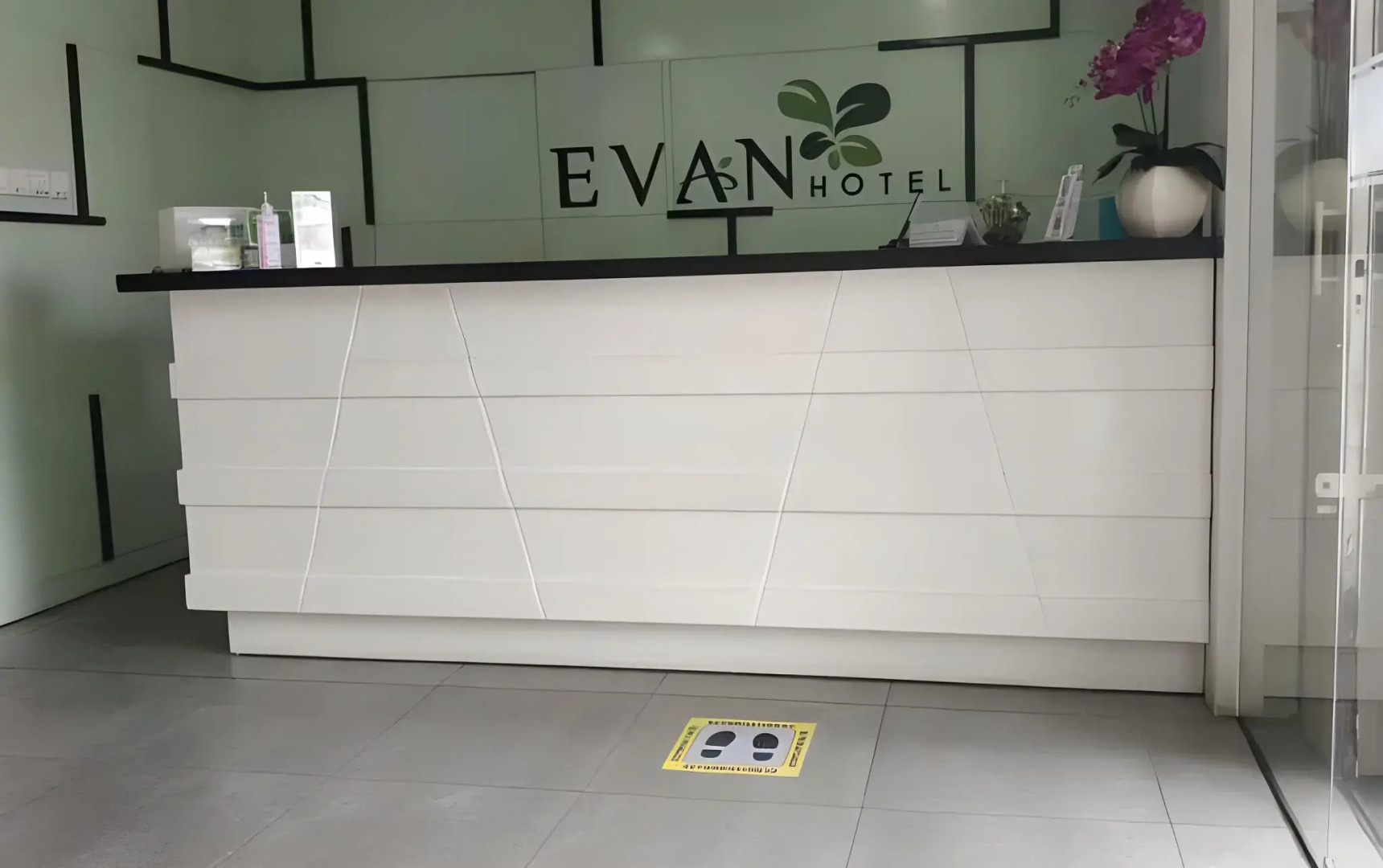 Evan Hotel