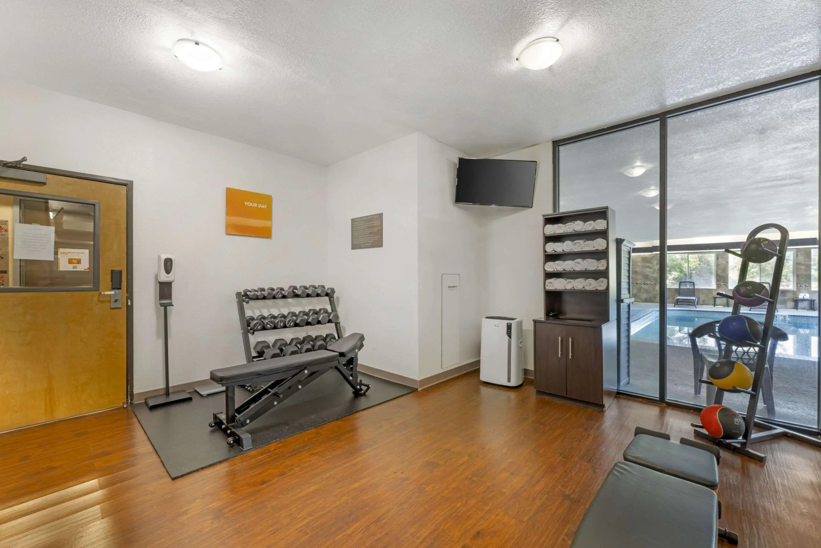 Comfort Suites Near Vancouver Mall