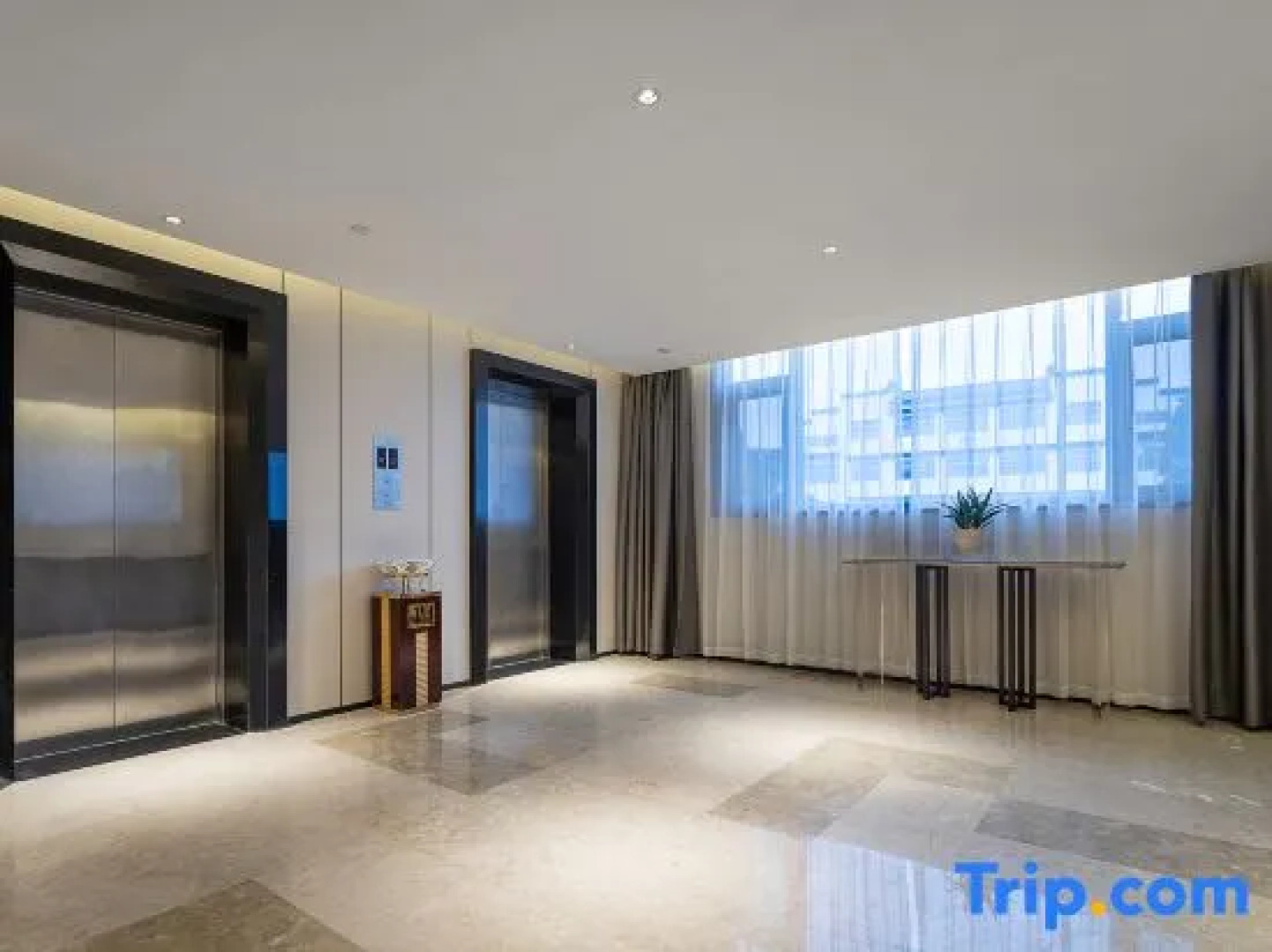 Wuyuan Qinghuawu International Hotel