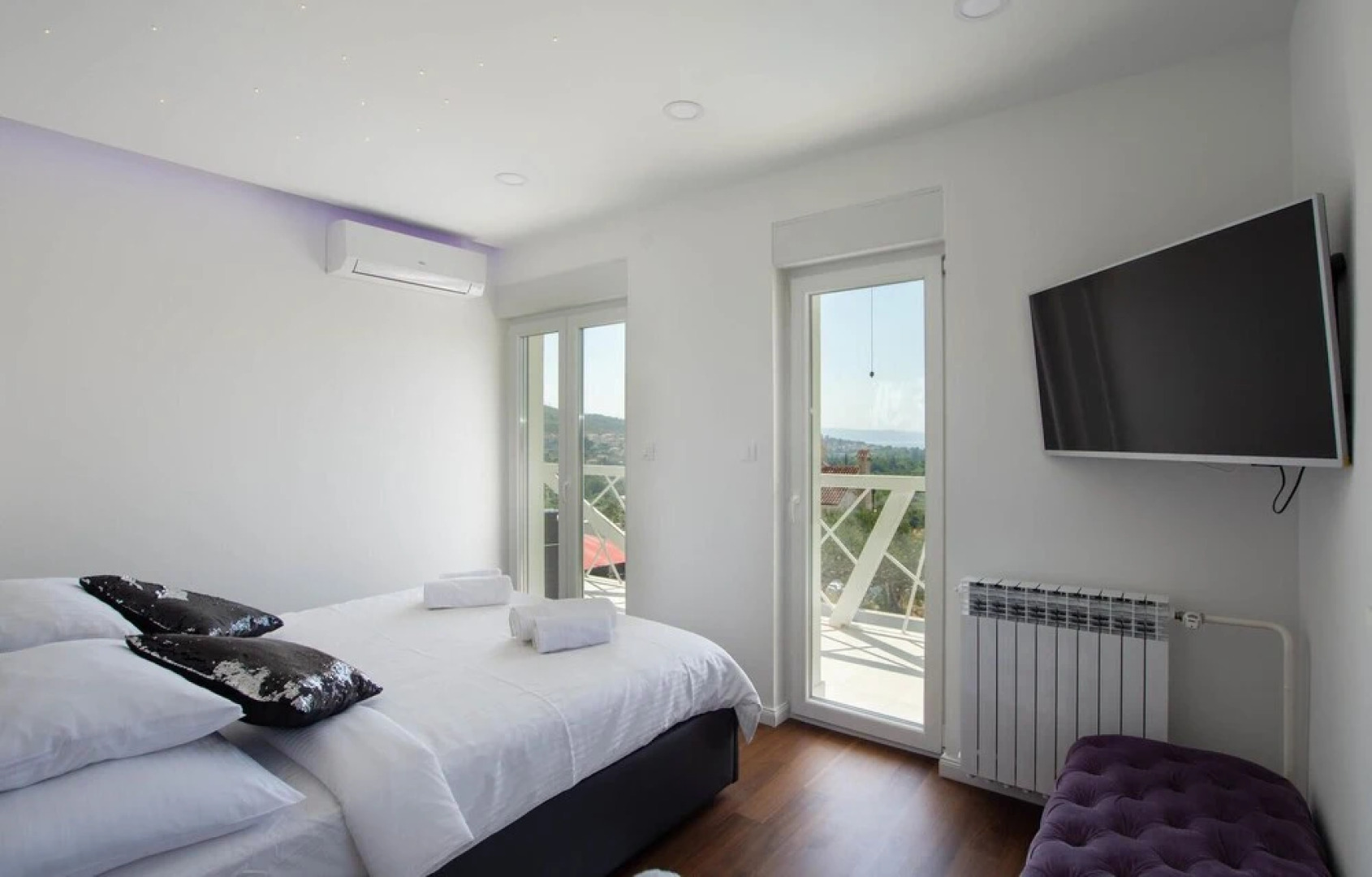 Beautiful Home in Zrnovnica With Sauna, Wifi and Outdoor Swimming Pool