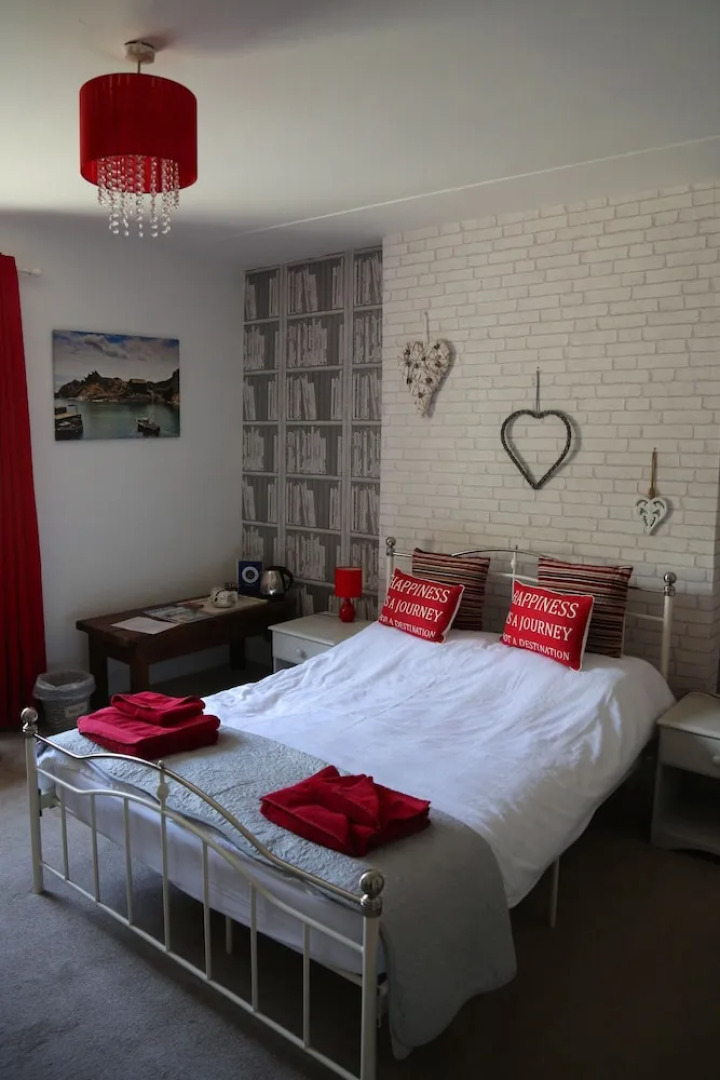 The Old Millhouse Inn