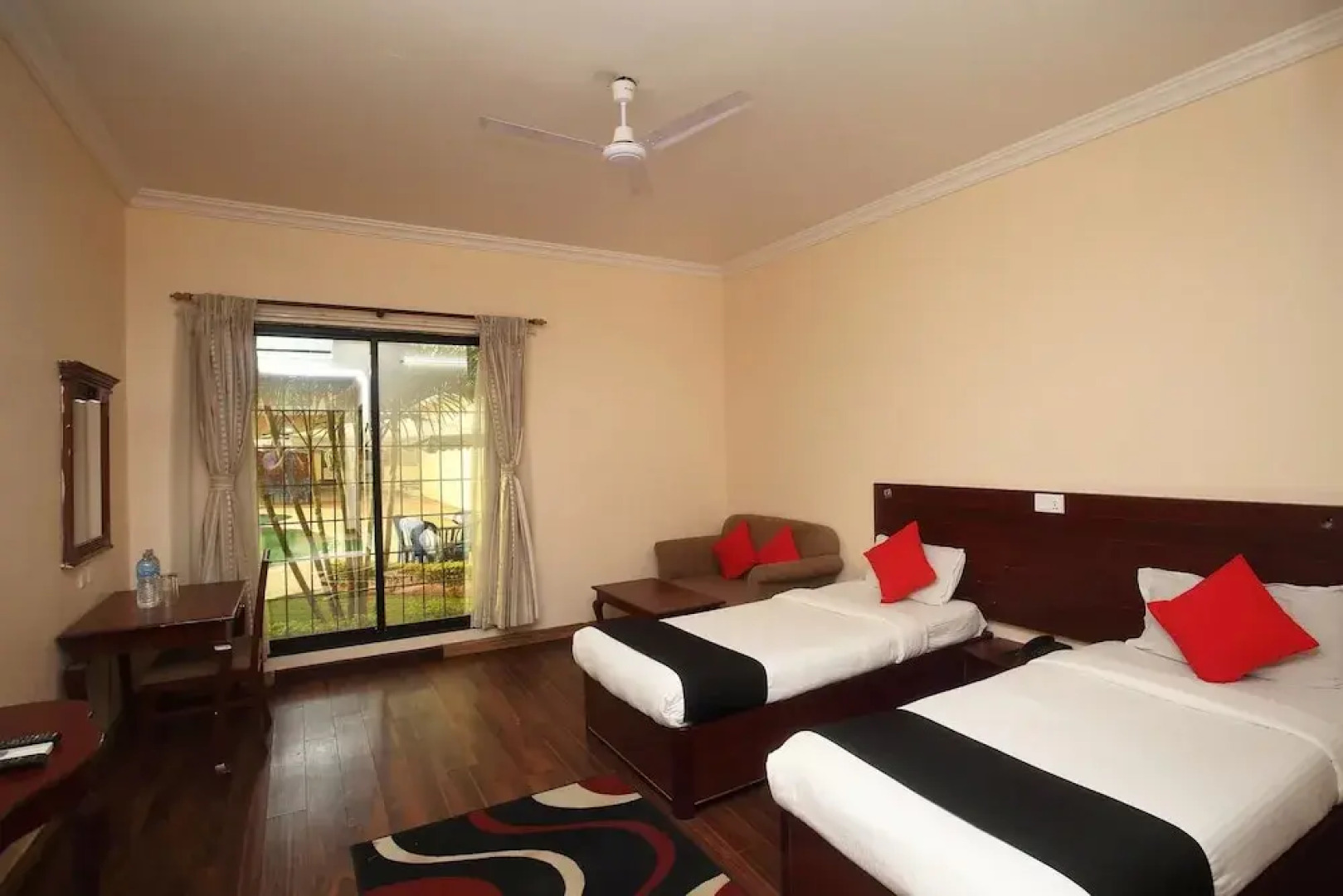 Capital O 699 Hotel Sneha