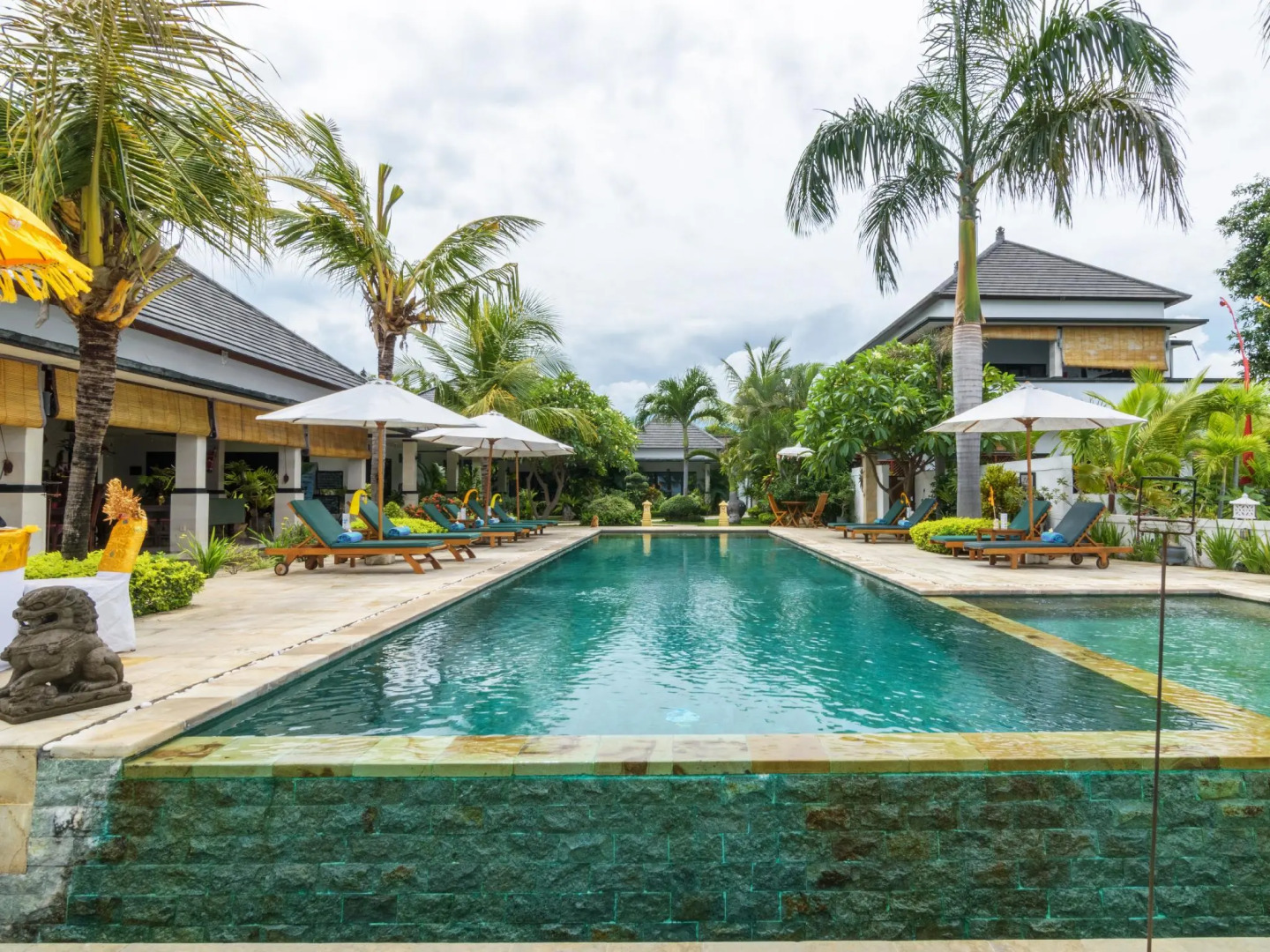 Kelapa Lovina Beach Villas