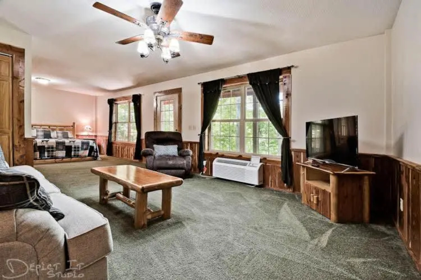 Secluded Cabin in the Woods! 2 story