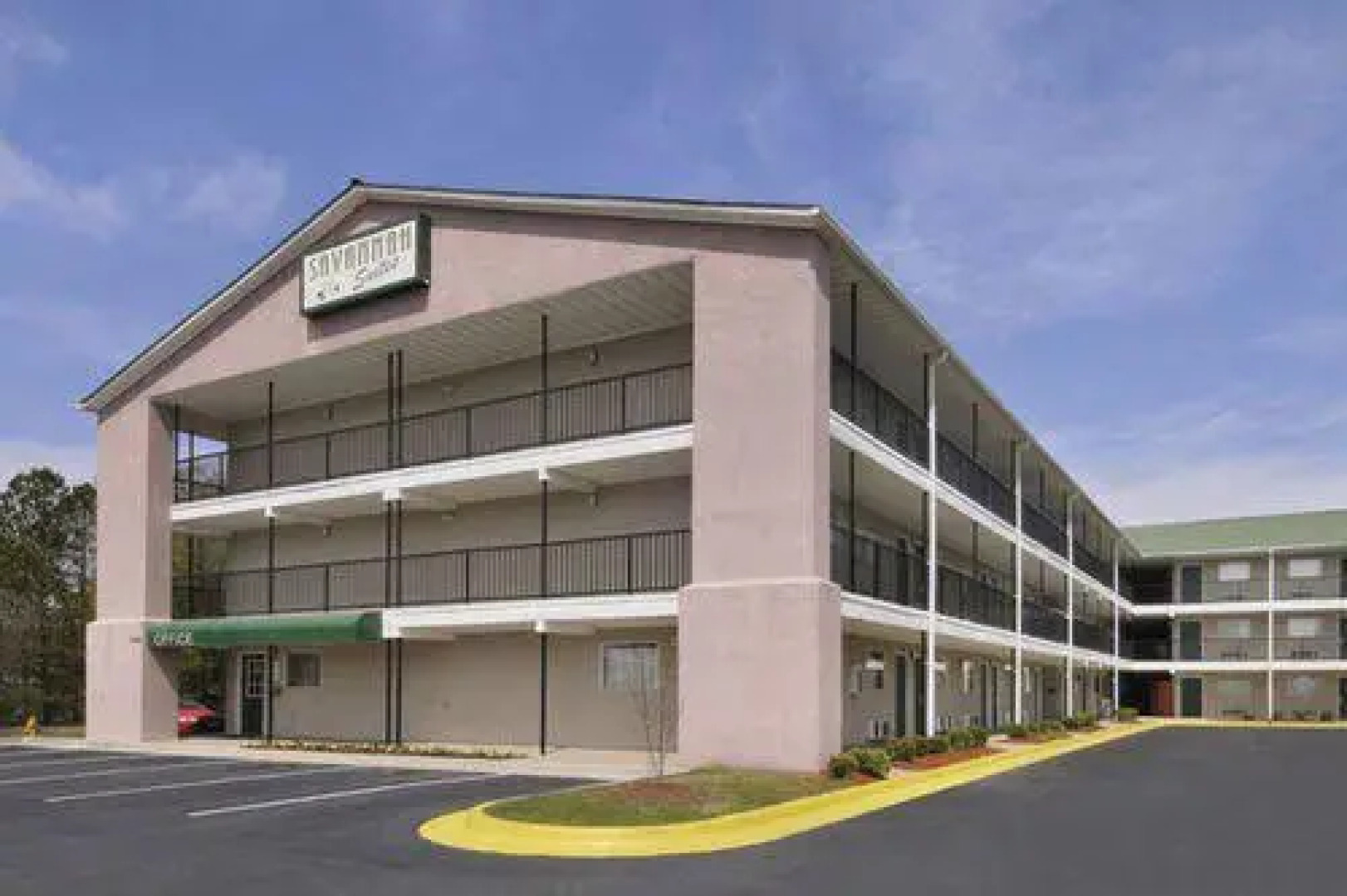 Savannah Suites-Stone Mountain