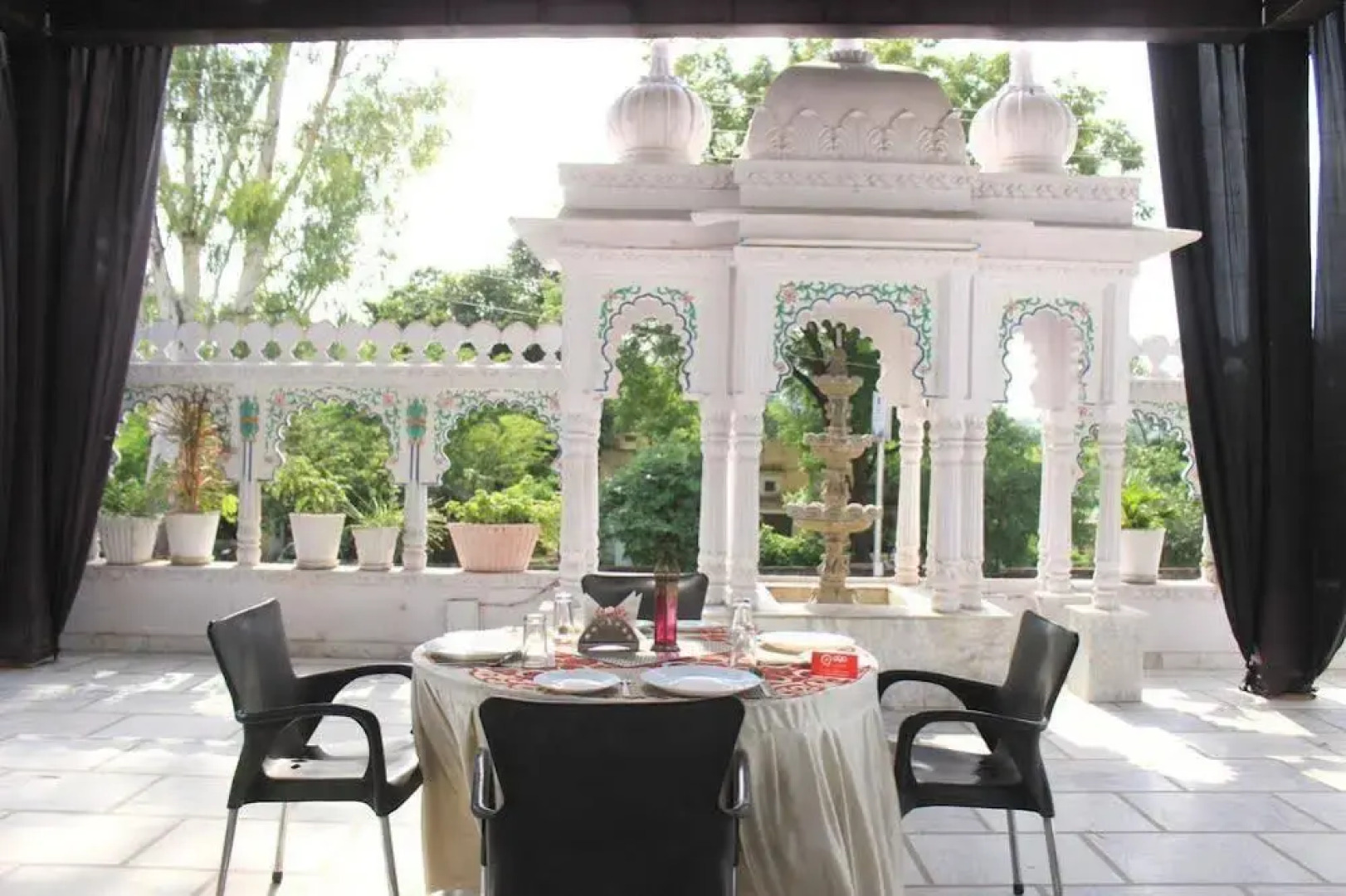 Oyo Rooms Saheliyon Ki Bari