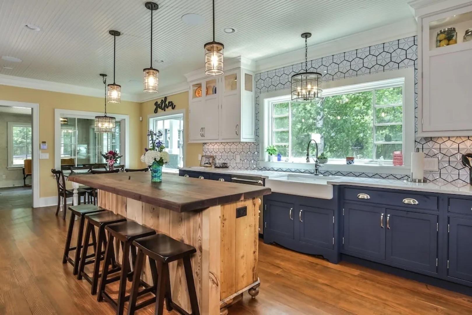 Indian Point Manor - Hiller Vacation S 9 Bedroom Estate