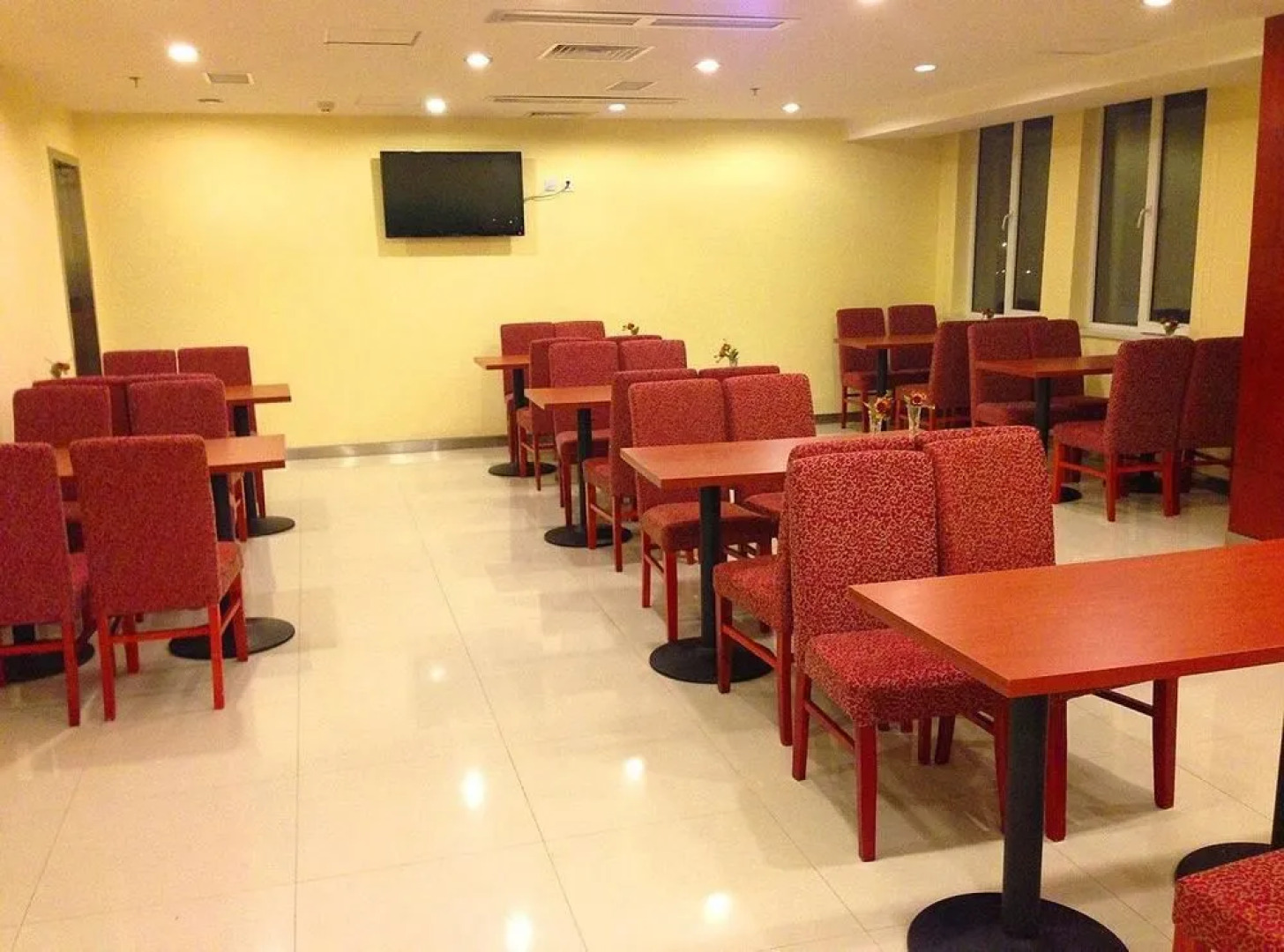 Hanting Express Anshan Railway Station Branch