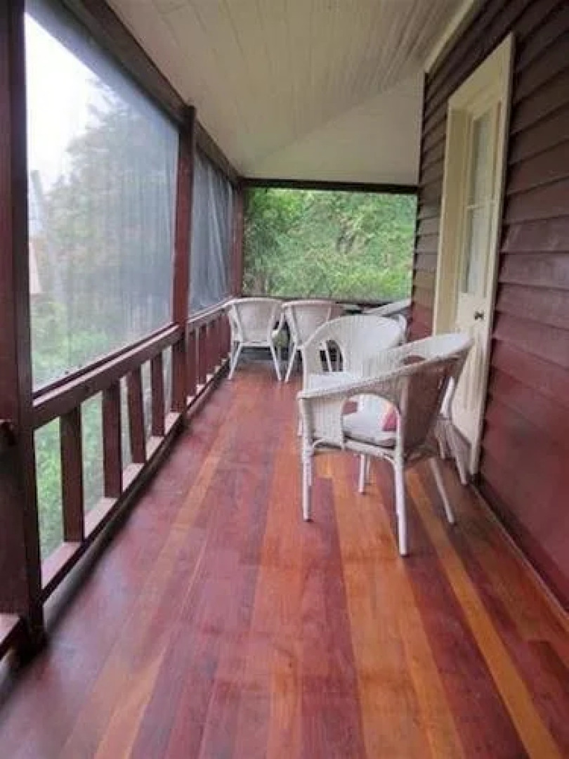 Capers Guesthouse, Barn and Cottage