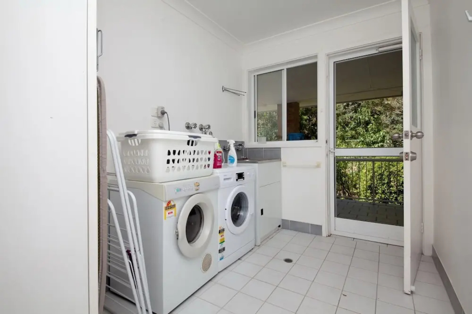 Sandy Point Road, 151