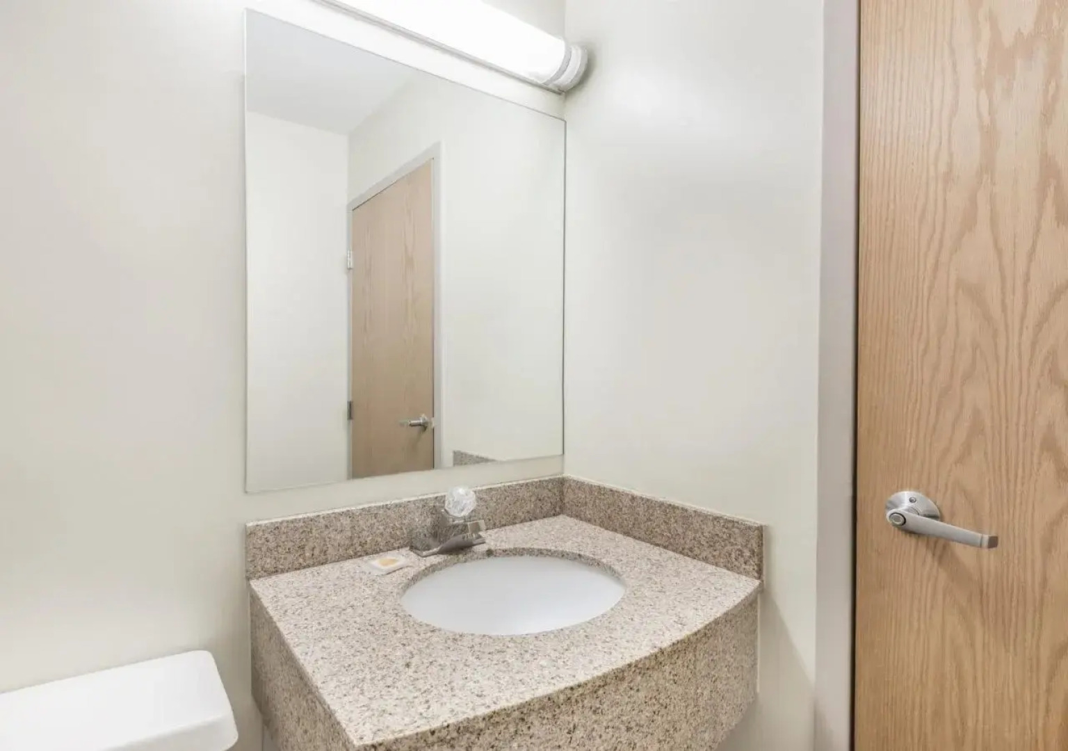 Days Inn & Suites by Wyndham Boardman