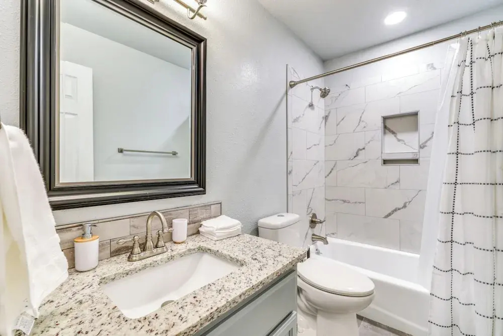 Serene Bella Vista Getaway Near Trails!