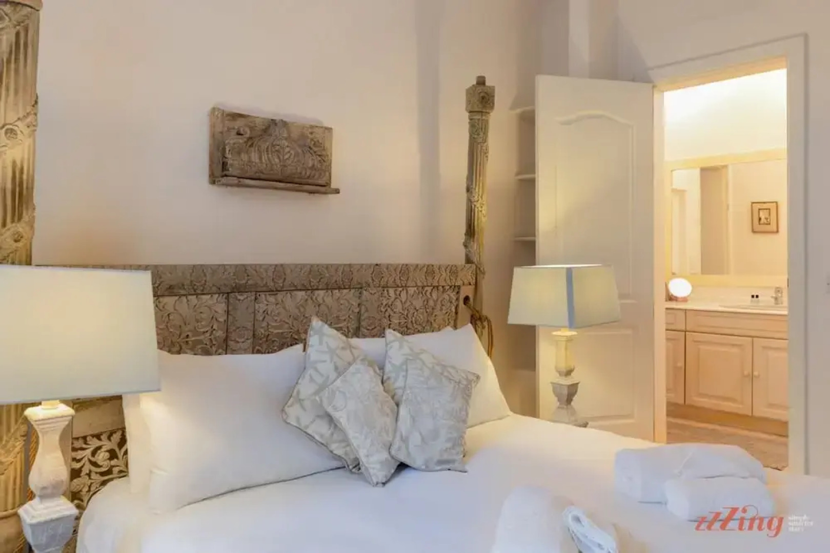 Eclectic Apartment With Incredible Harbour Views