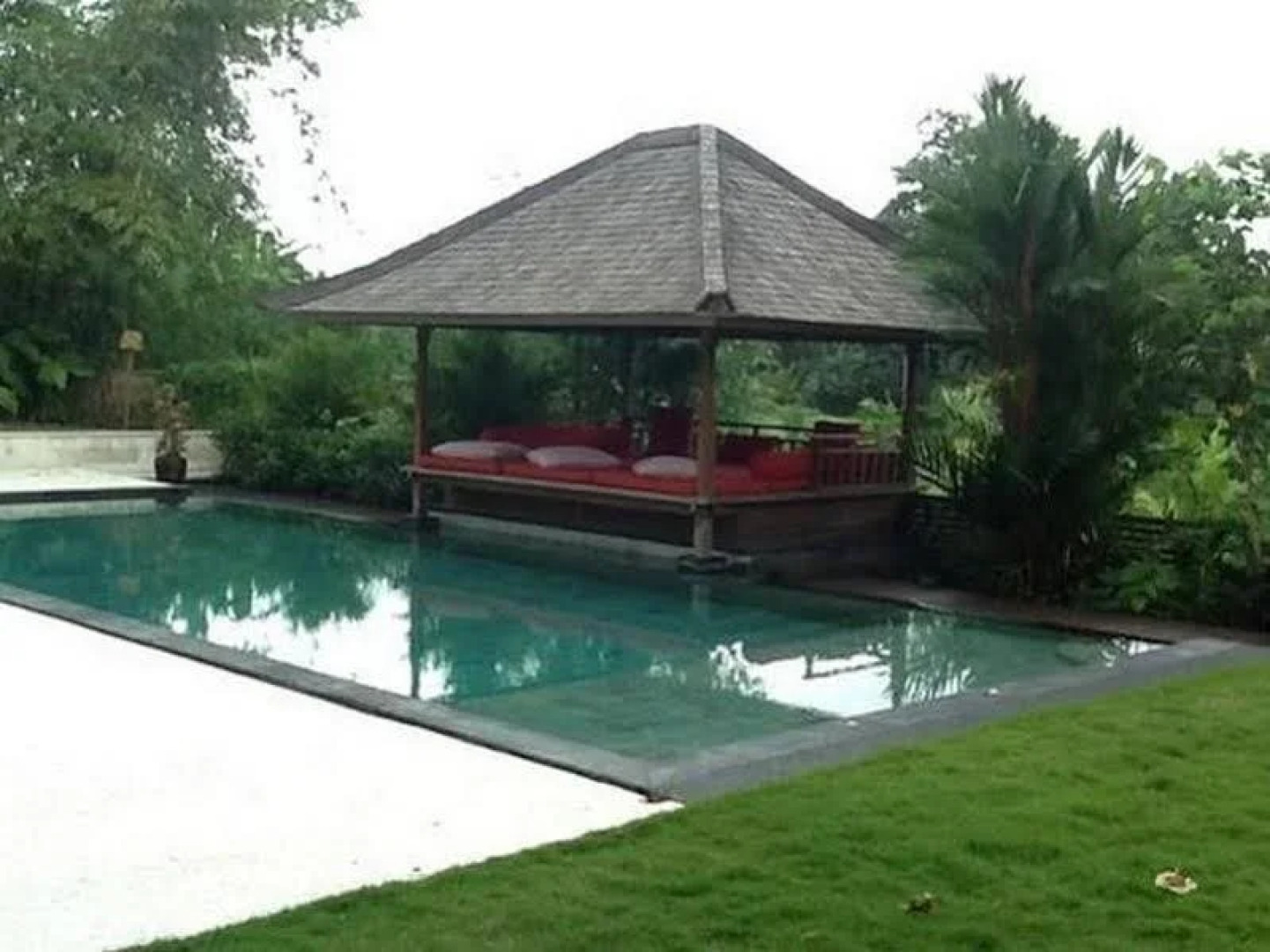 Villa Batu Putih