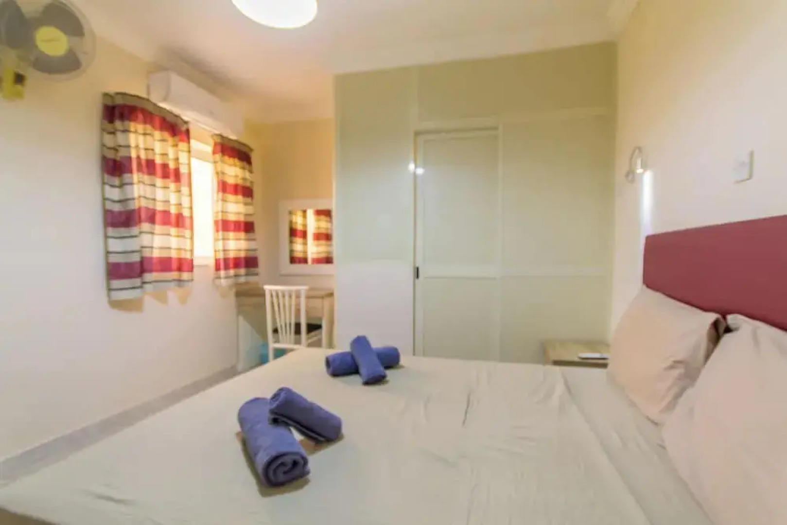 Pool and Sea, charming Merill Apart 5