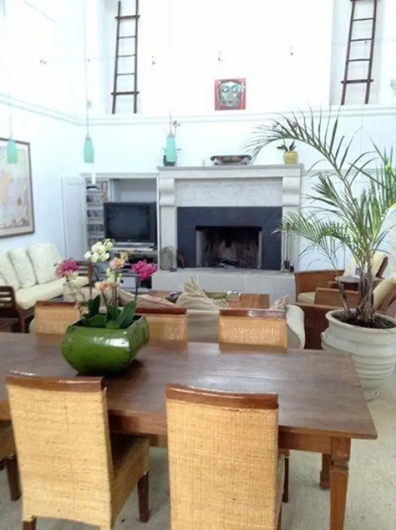 18 Park Avenue by Long & Foster