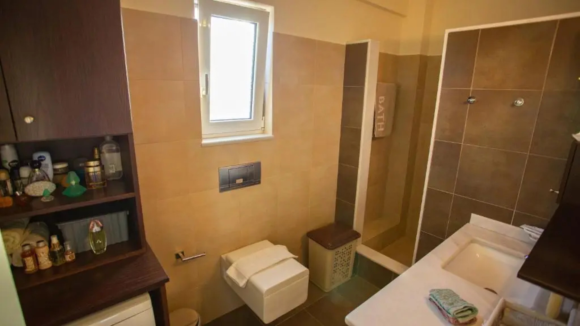 Fou's luxury apartment