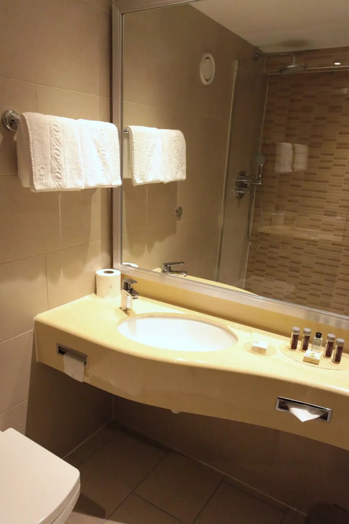 Renaissance London Heathrow Hotel