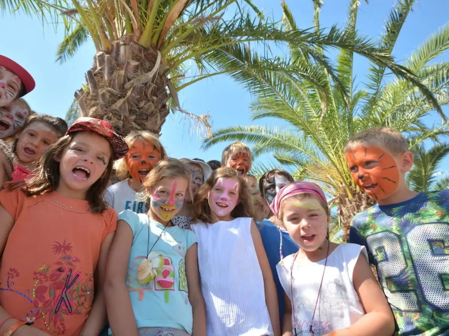 Cozy Mobile Home With a Covered Terrace 800 m From the Beach