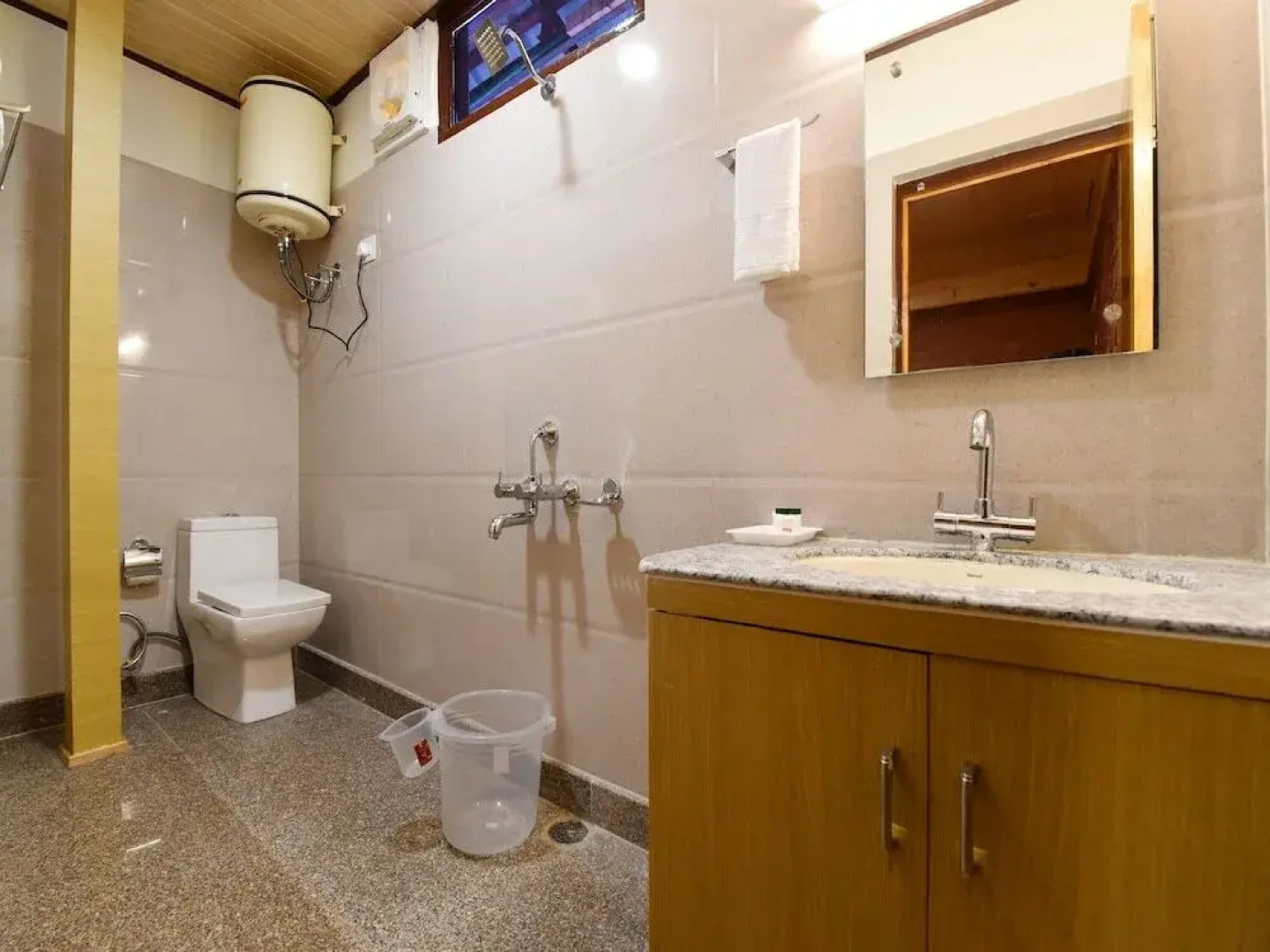 OYO 14776 The Tikker