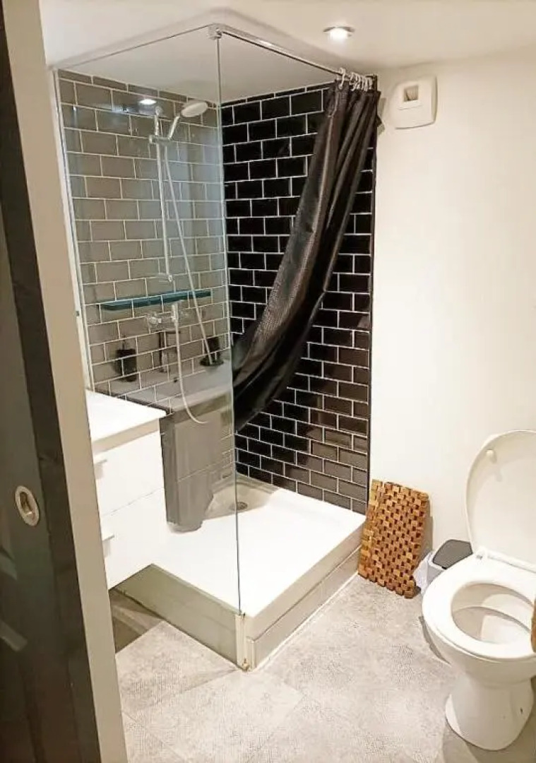 SUPERBE Studio avec coin nuit TOUT EQUIPE !