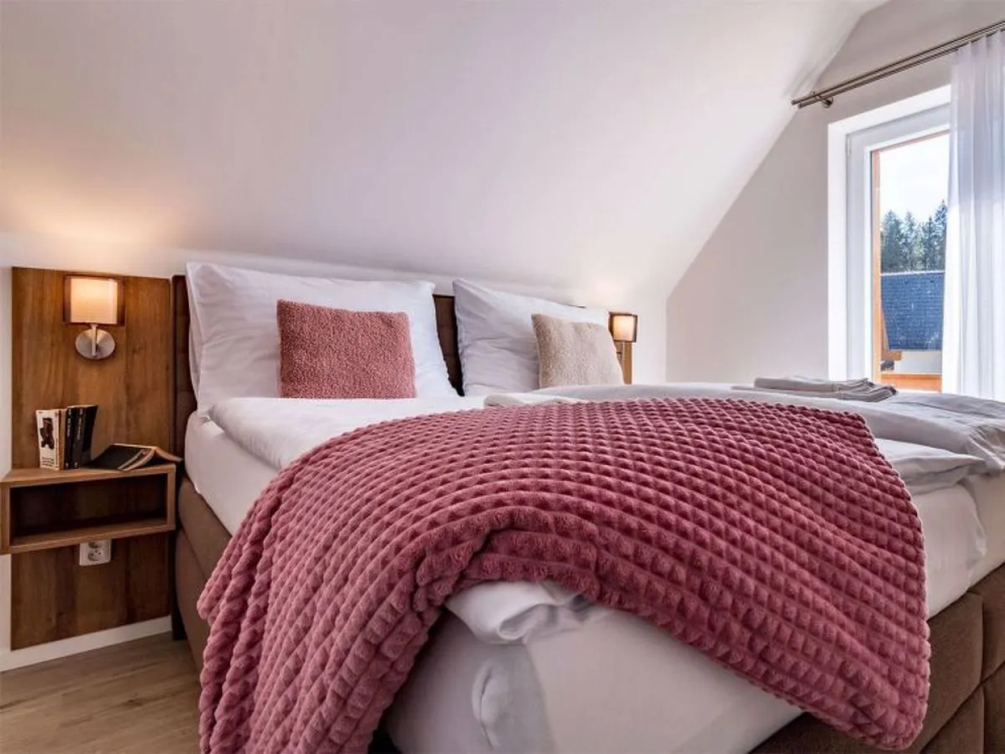 Lakeside Village 41086