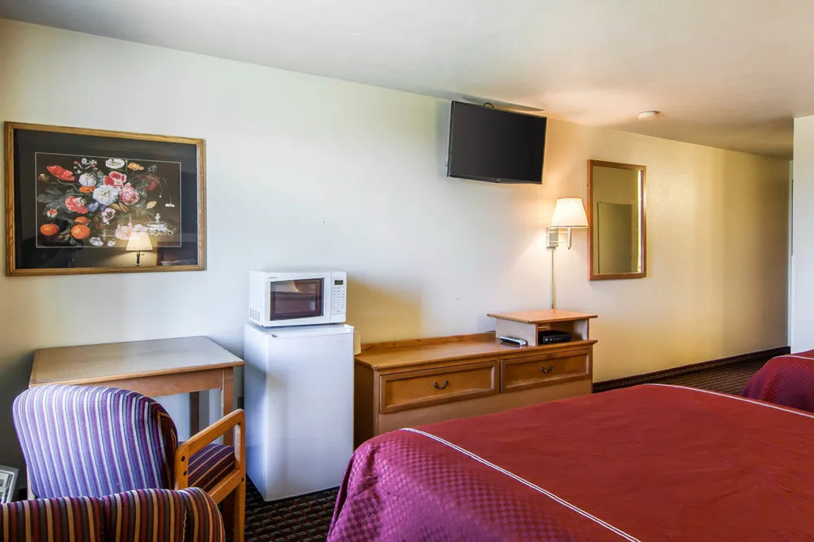 Rodeway Inn & Suites
