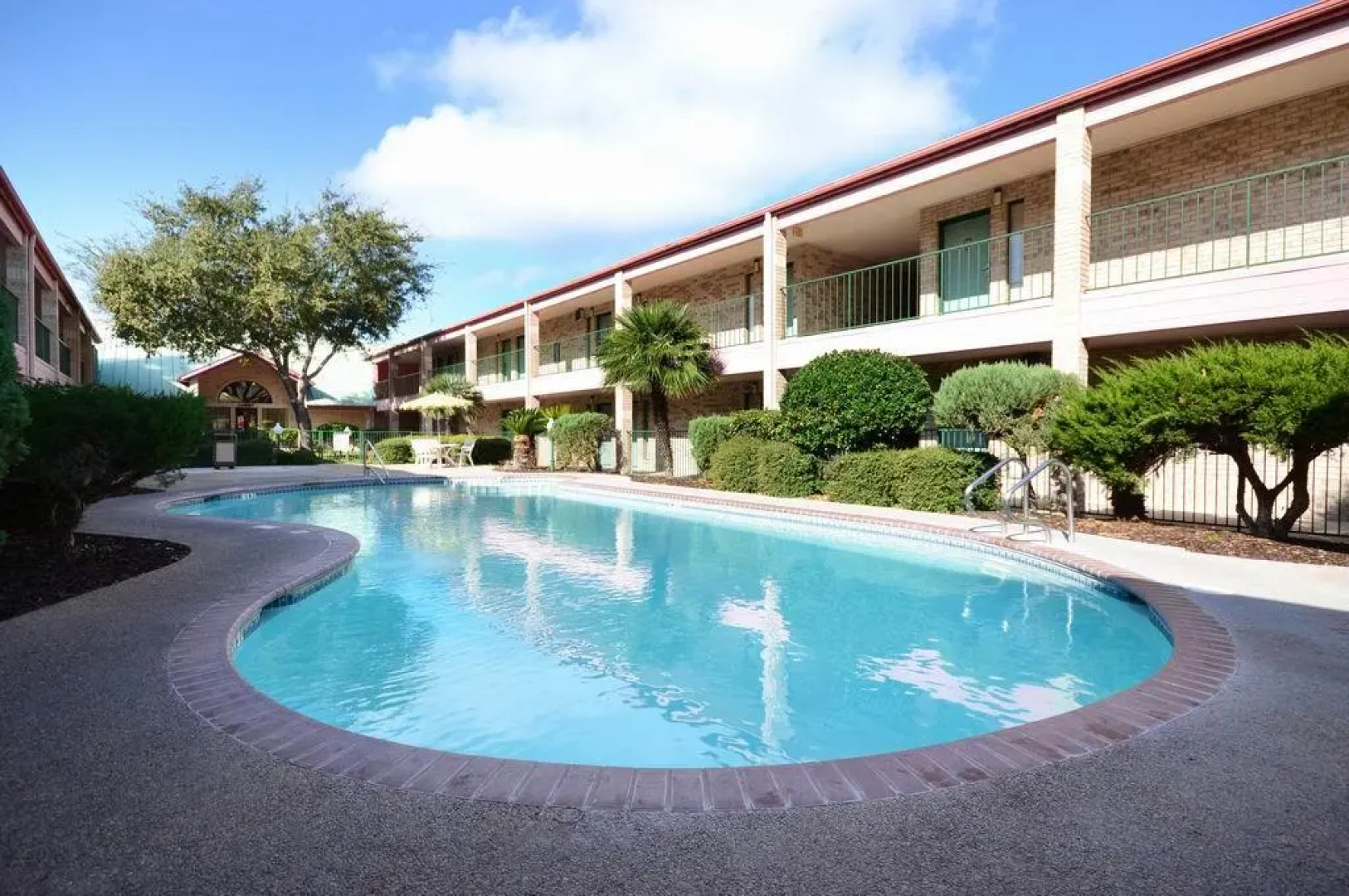 SureStay Plus by Best Western San Antonio Fiesta Inn