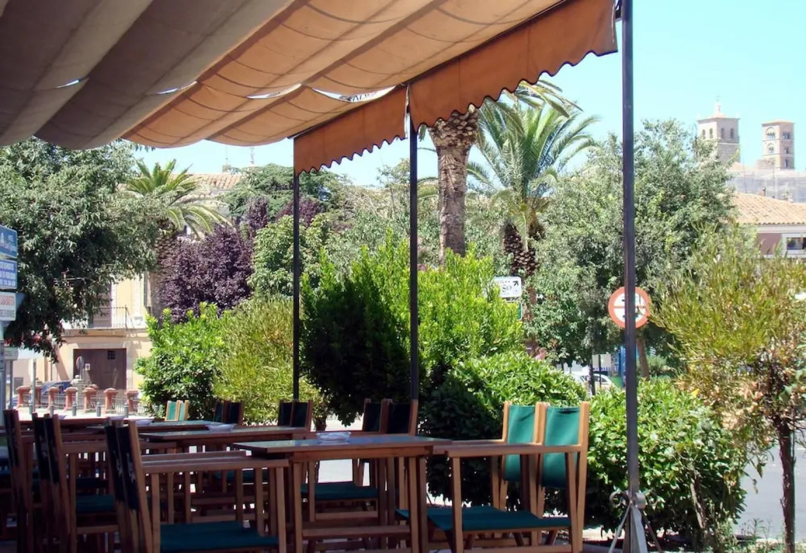 Hostal - Restaurante Emilia