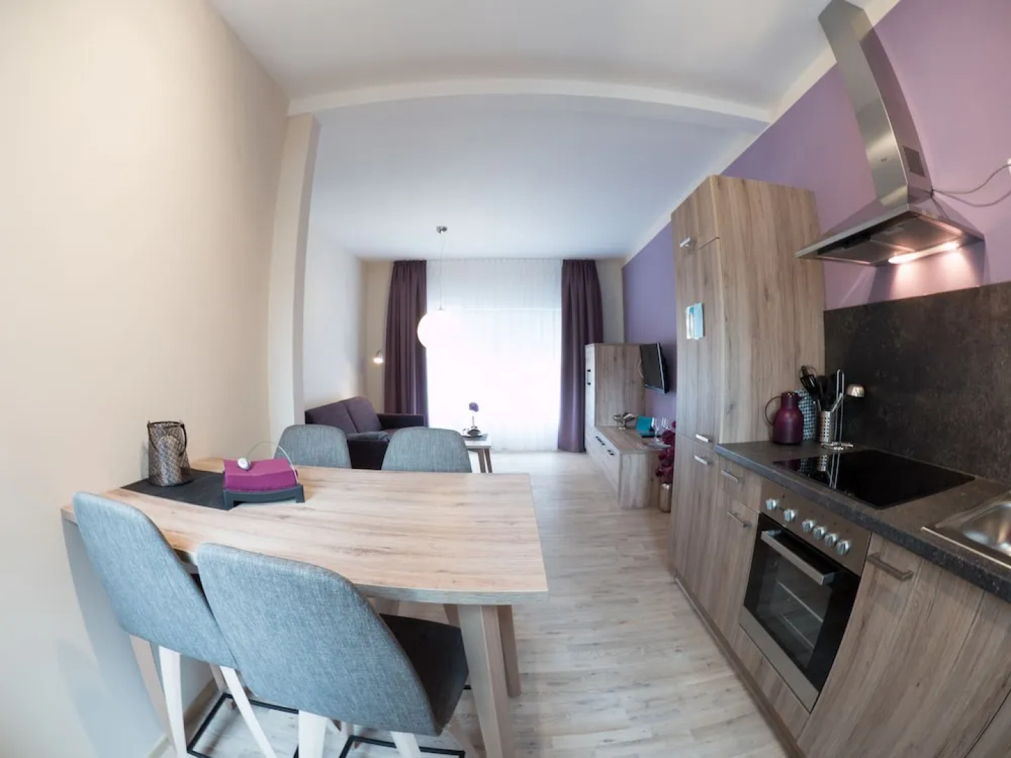 Weinbar und Hotel FahrAway