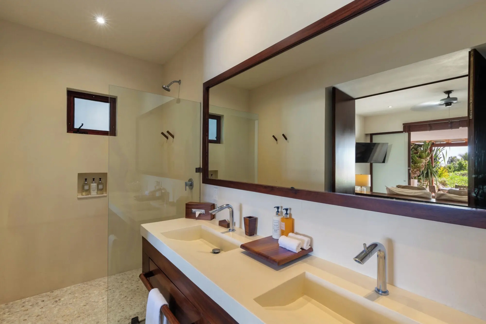 Marea Beachfront Villas