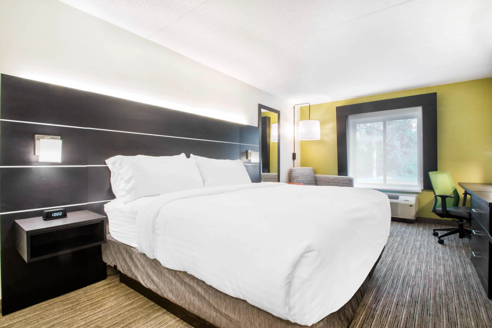 Holiday Inn Express and Suites Albany Airport- Wolf Road by IHG