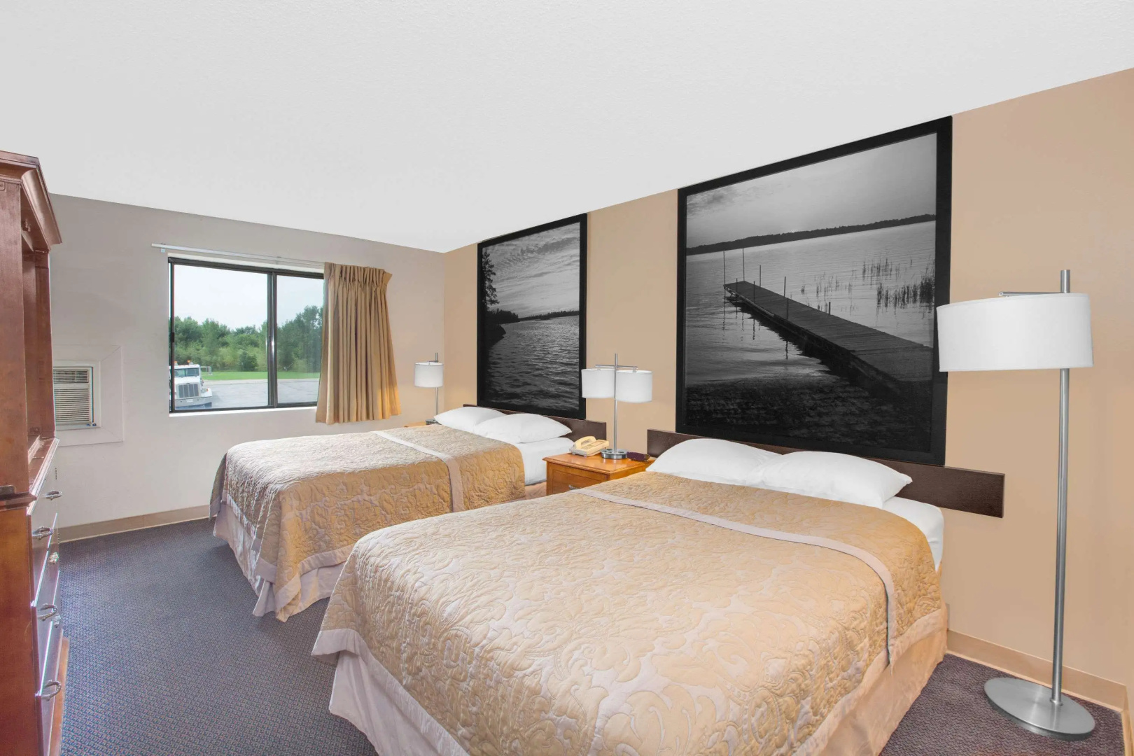 Super 8 by Wyndham Clear Lake