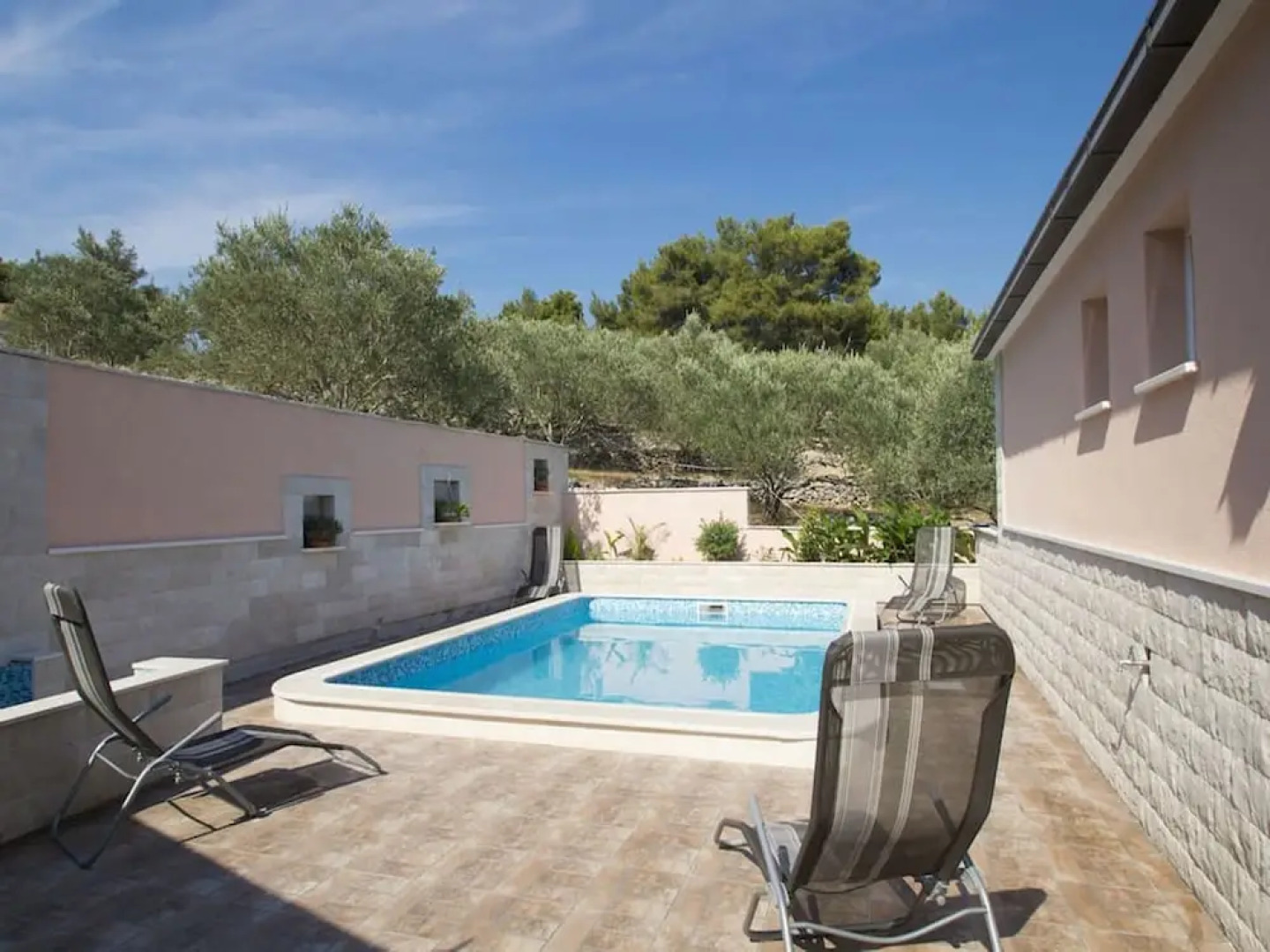Lovely Holiday Home with Private Swimming Pool in Dalmatia