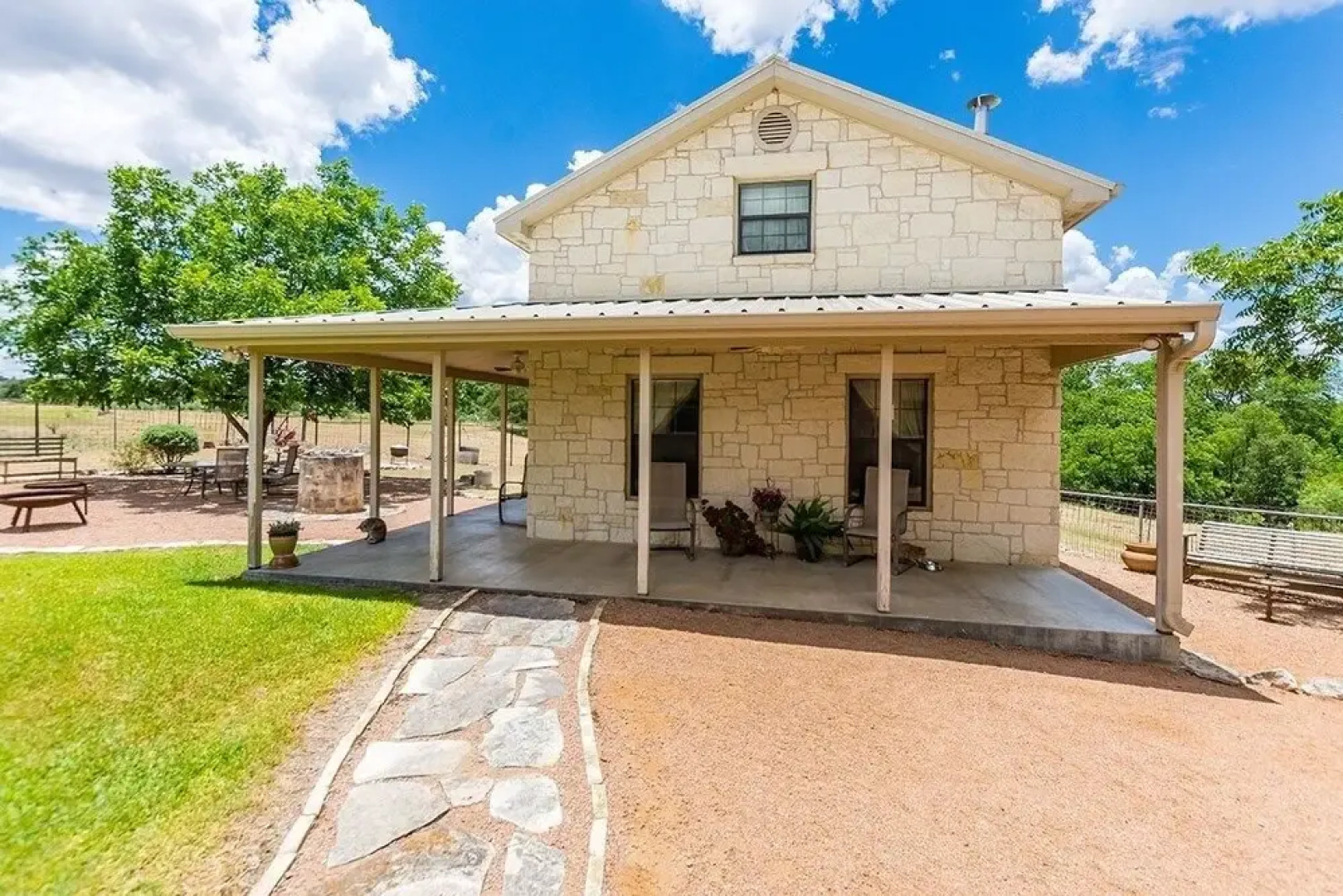 Country Memories 1 Bedroom Cottage by Redawning