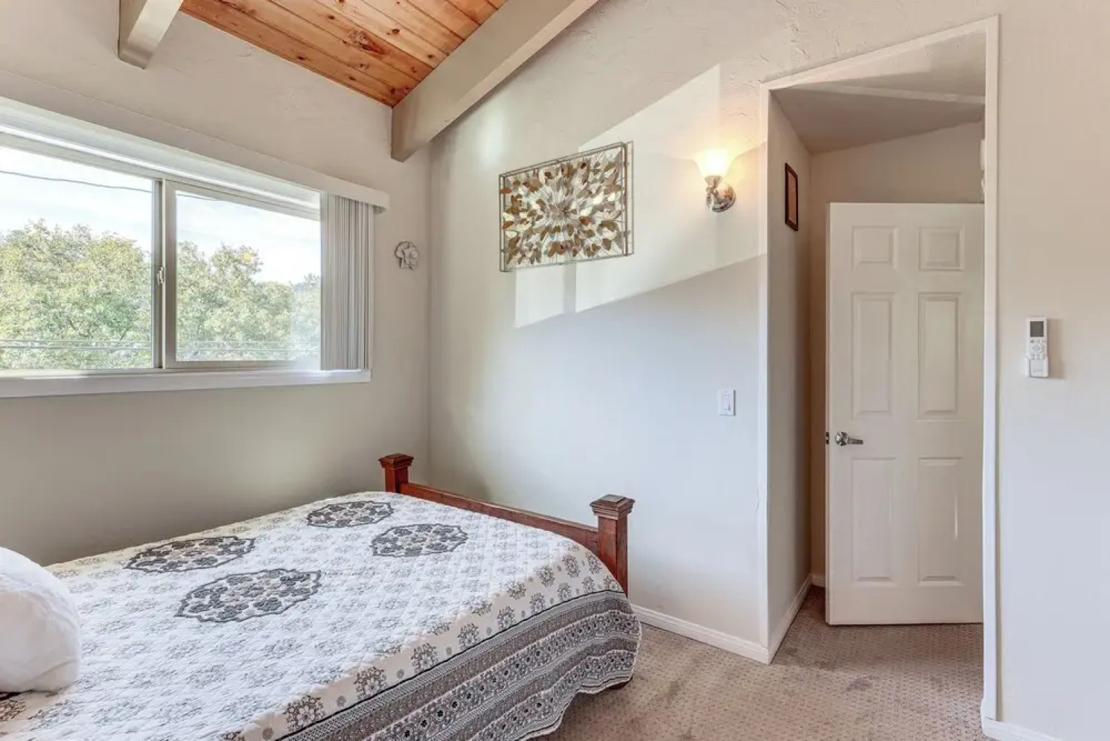 Home w/ 2 Decks - 2 Mi to Lake Gregory Dog Park!