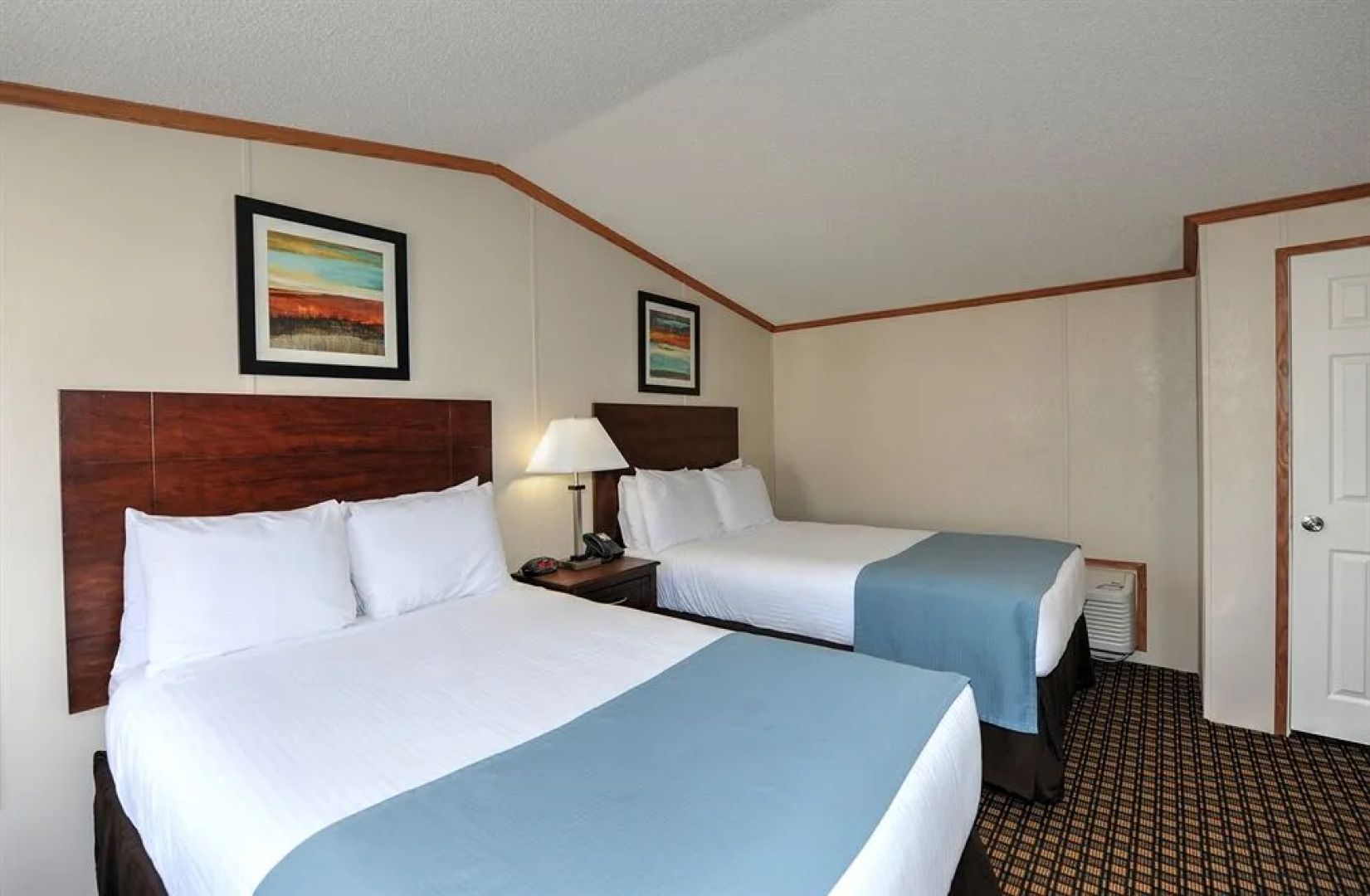 InstaLodge Hotel and Suites Cotulla