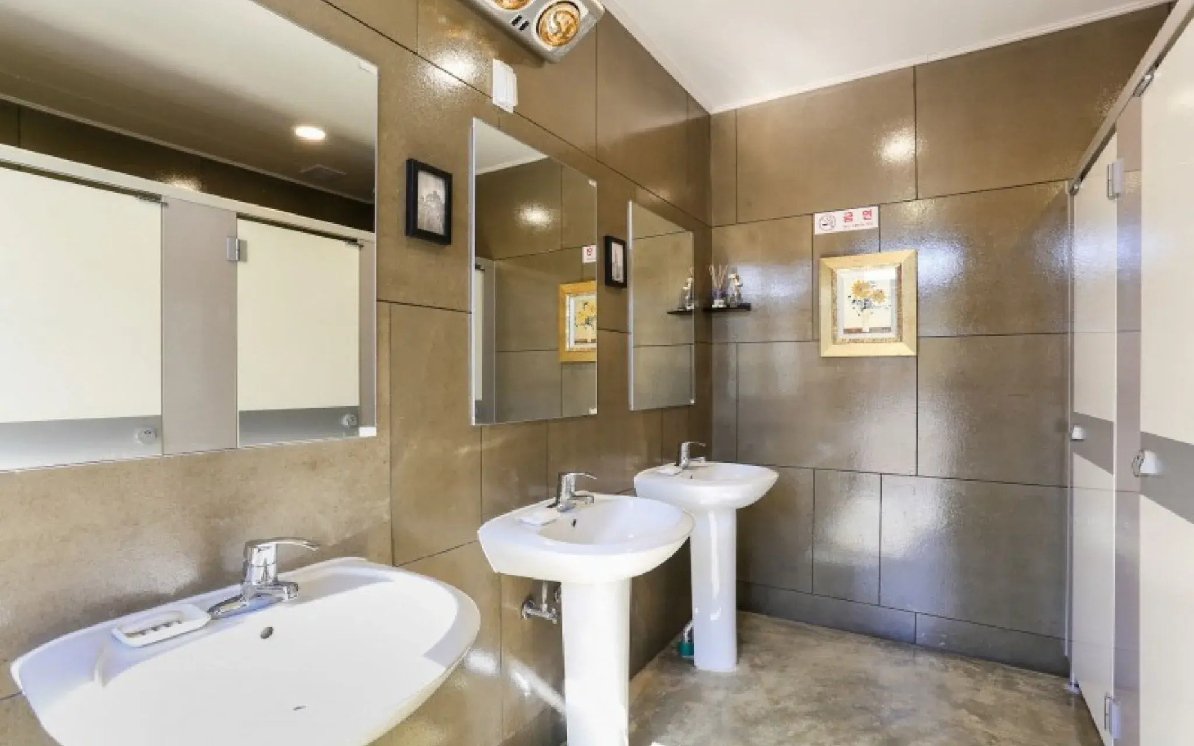 Pocheon Moonlight Dog Glamping Site