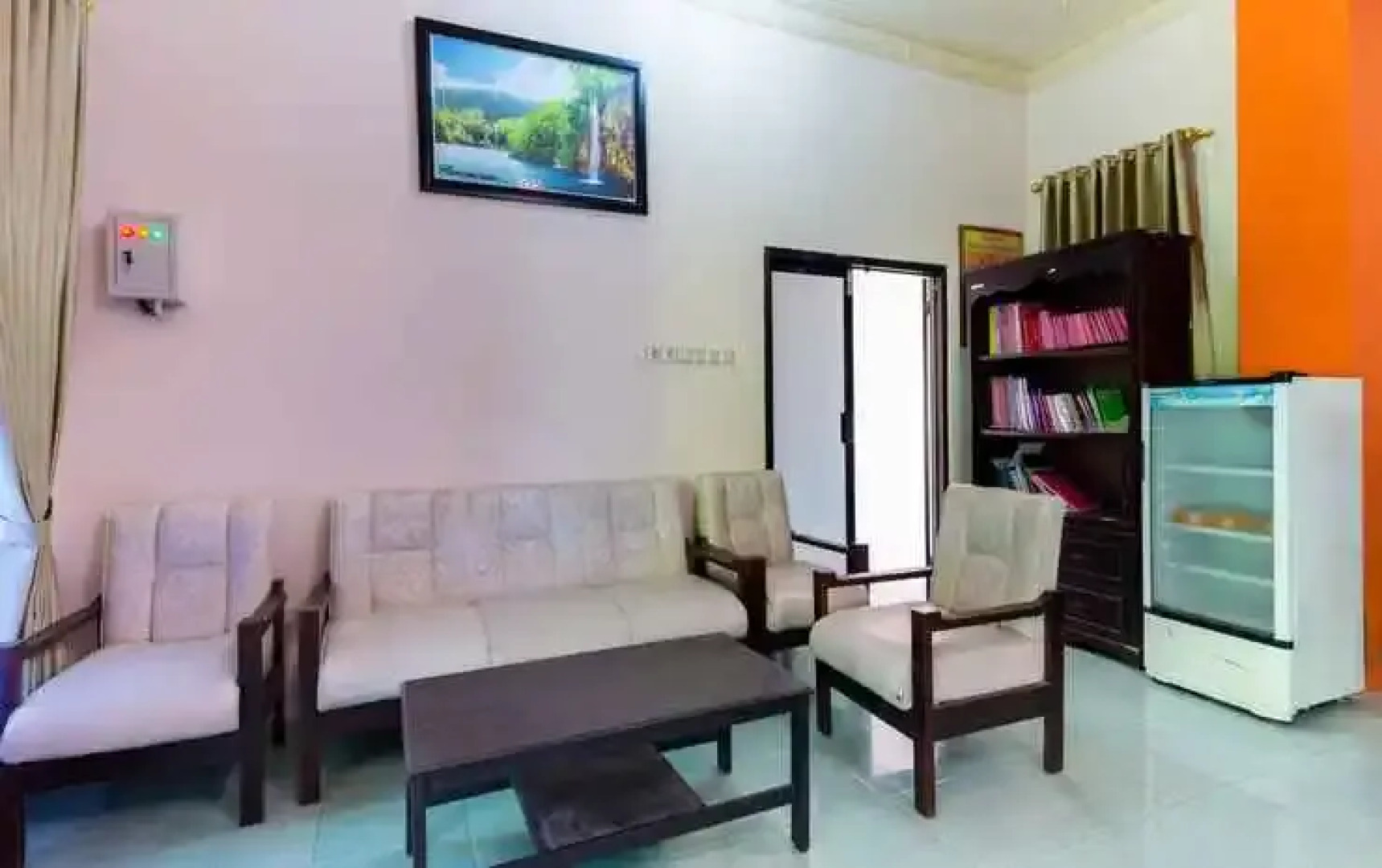 OYO 3452 Esemka Hotel Residences Syariah